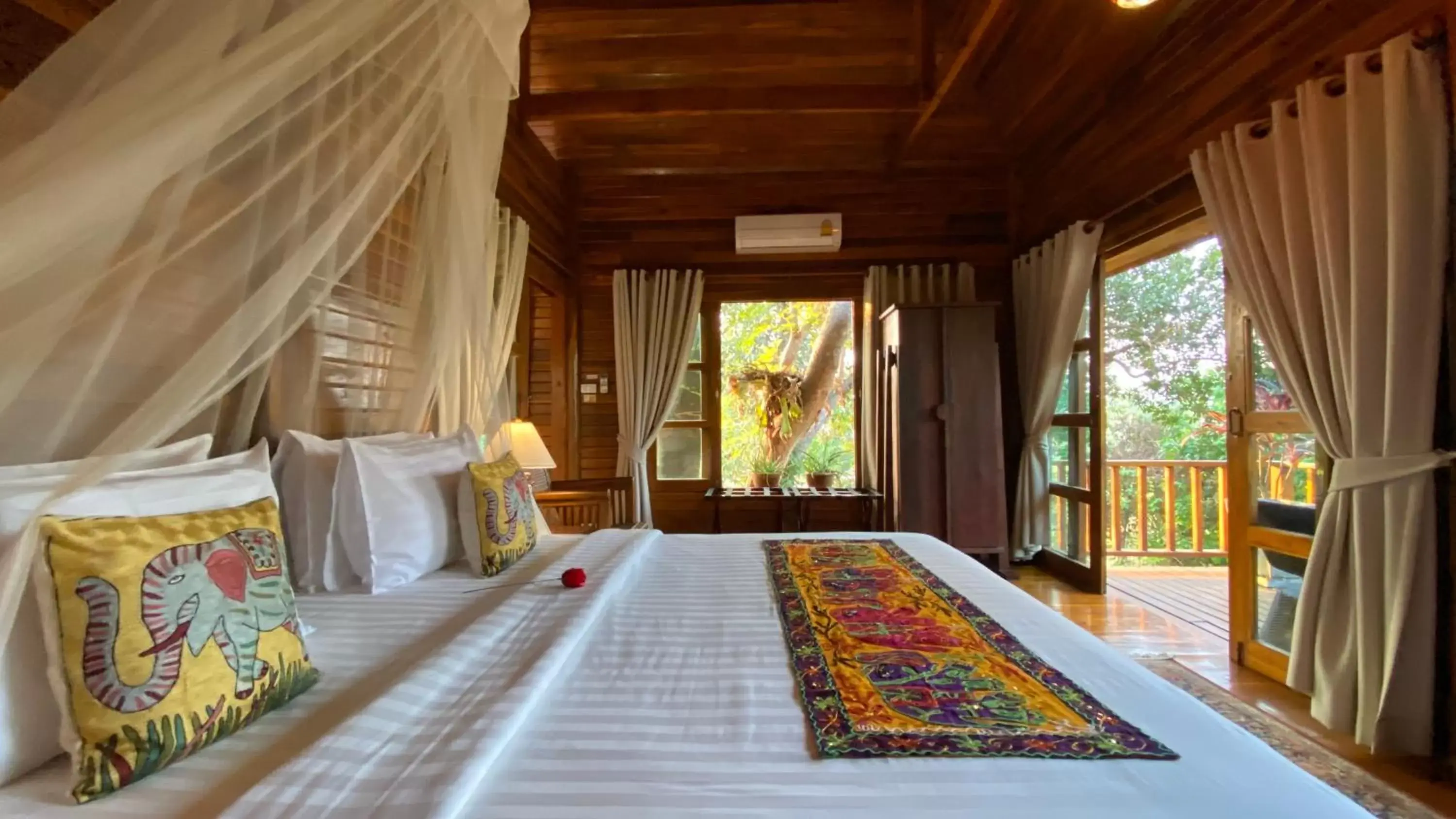 Bedroom, Bed in Nan Seasons Boutique Resort