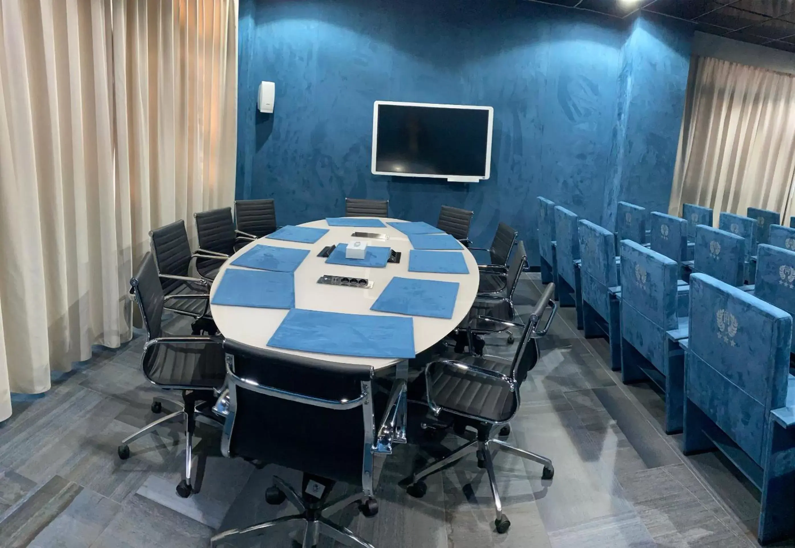 Business Area/Conference Room in Tiby Hotel