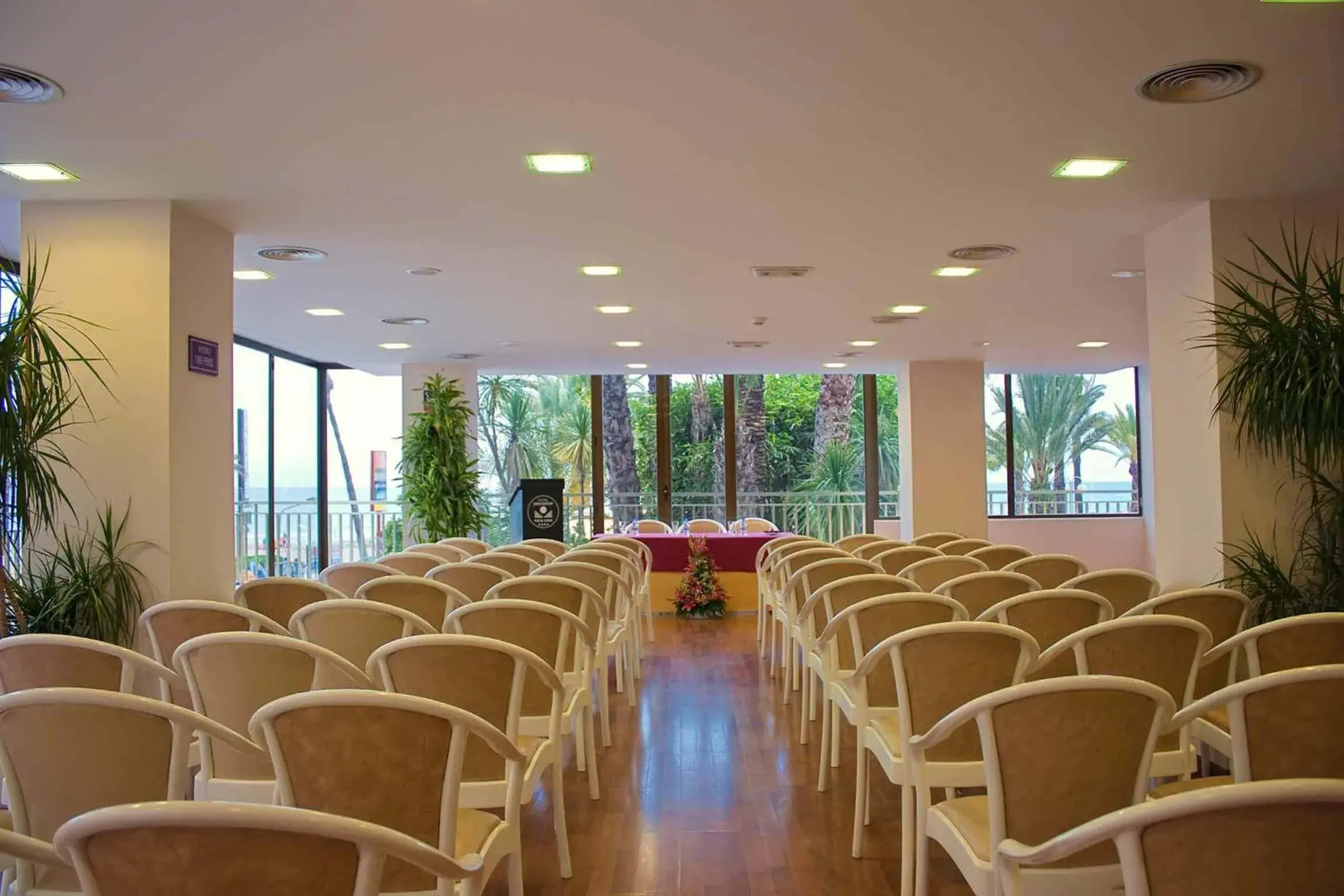 Business facilities in Hotel Servigroup Papa Luna