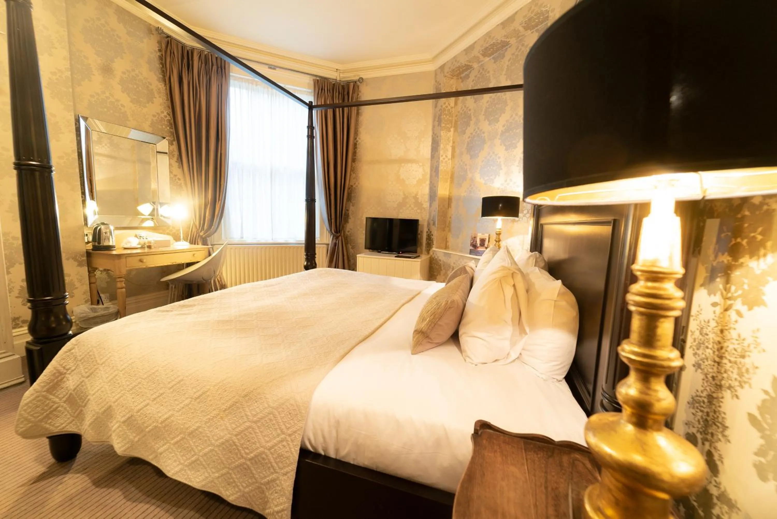 Photo of the whole room, Bed in Brooks Guesthouse