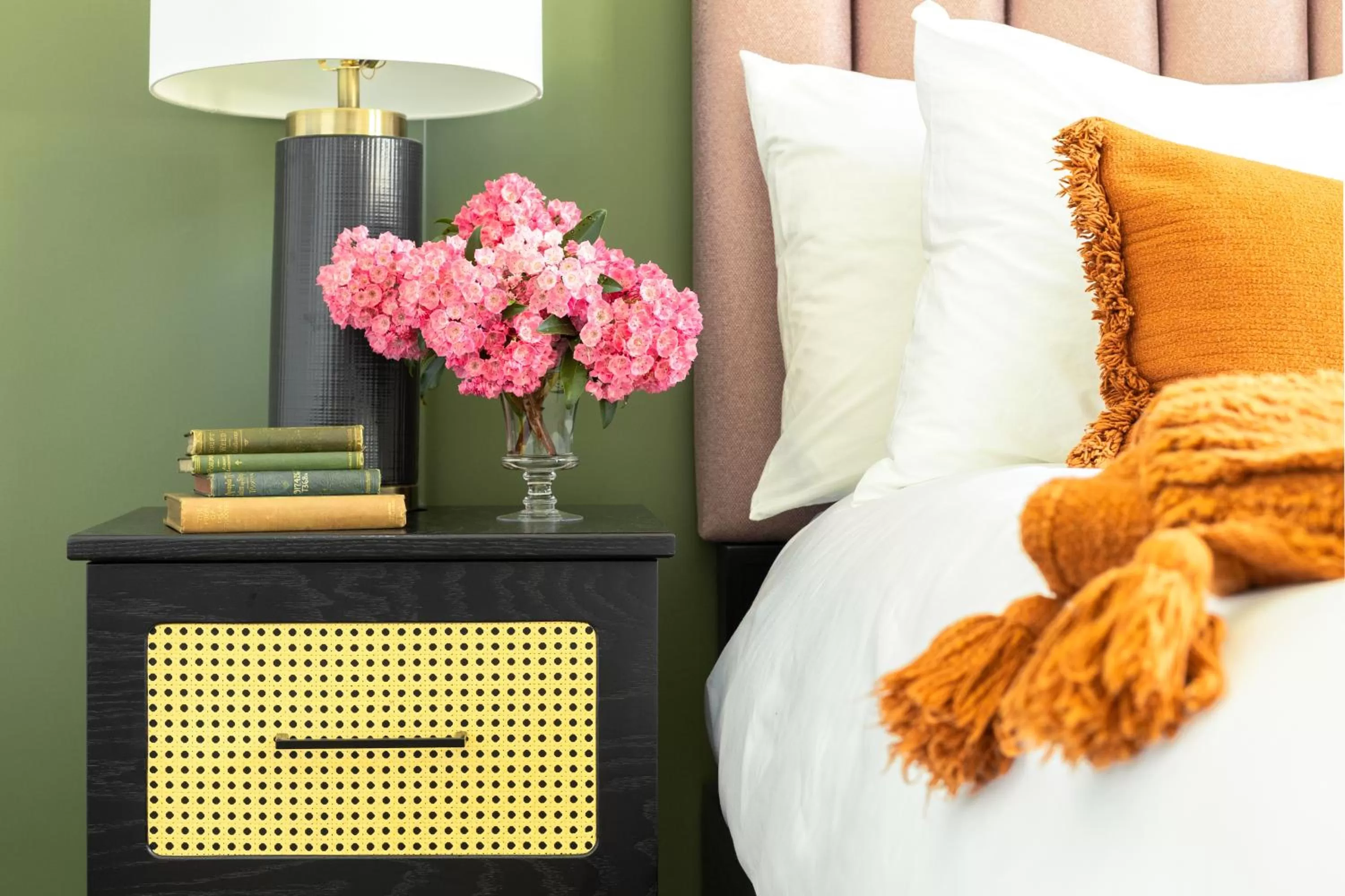 Decorative detail, Bed in Hotel Thaxter