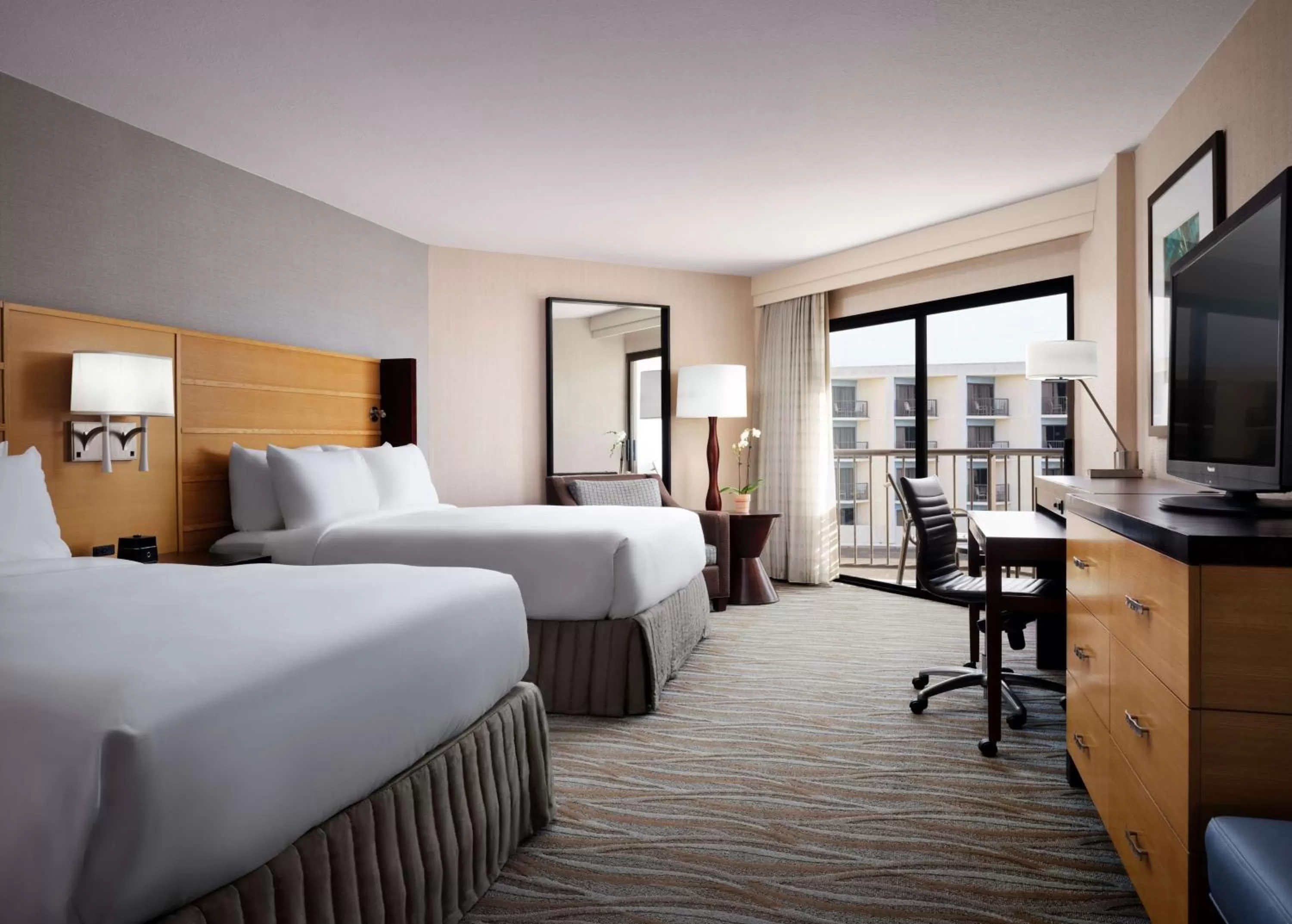 Bedroom, Bed in Sonesta Redondo Beach and Marina