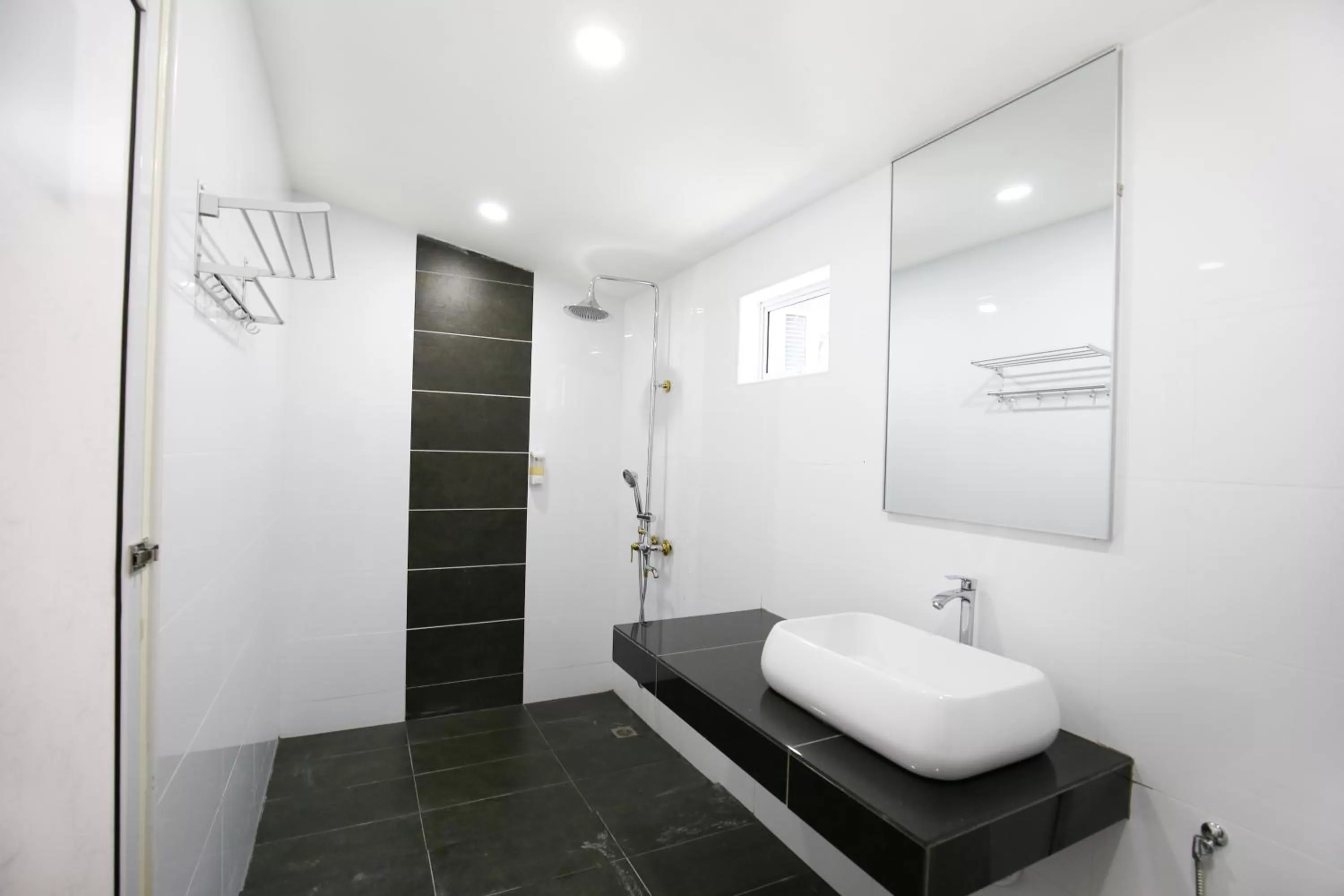 Shower in Lavigo Resort