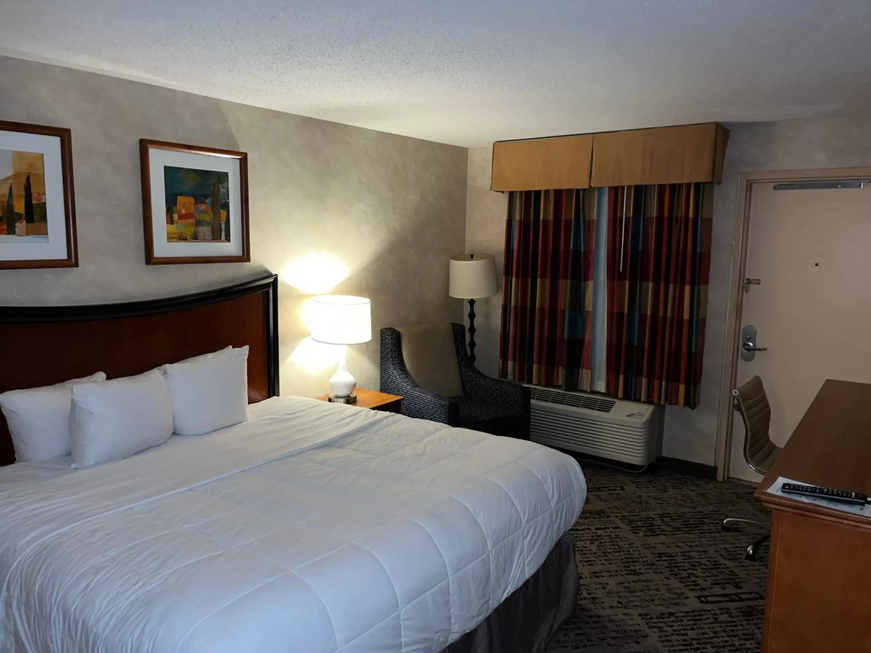 Bed in Quality Inn and Conference Center Greeley Downtown