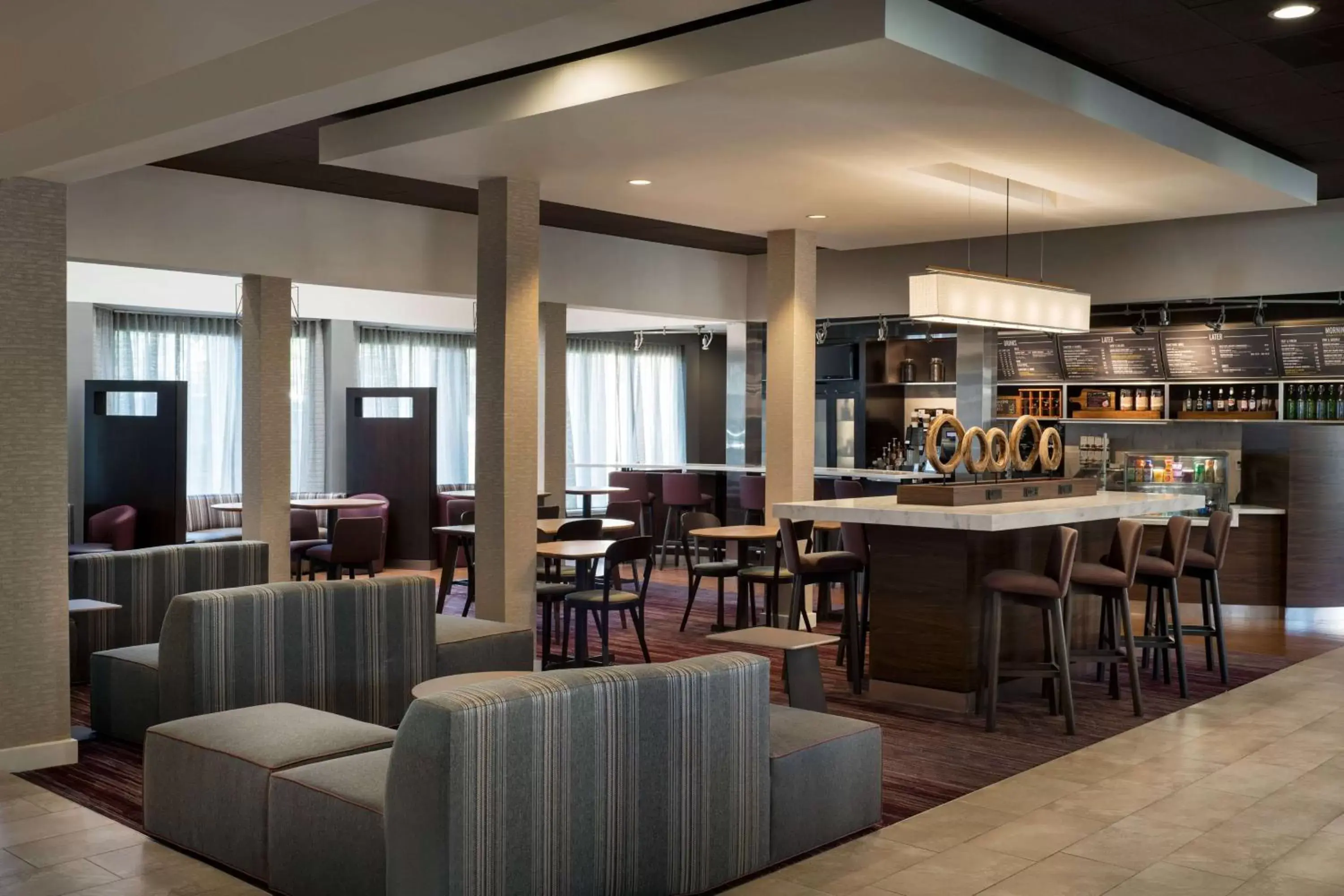 Lobby or reception, Lounge/Bar in Sonesta Select Los Angeles LAX El Segundo