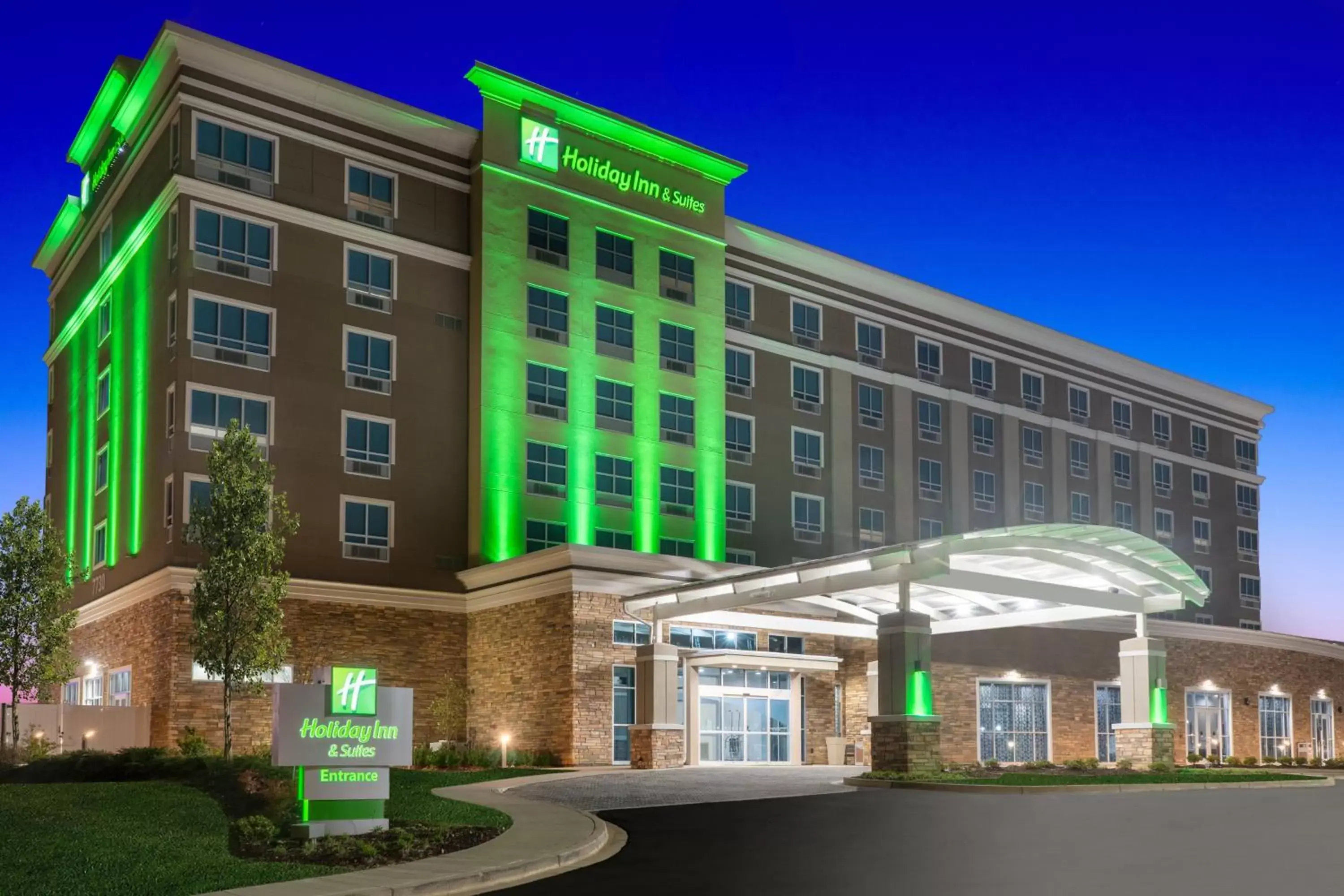 Property Building in Holiday Inn & Suites Memphis Southeast-Germantown, an IHG Hotel