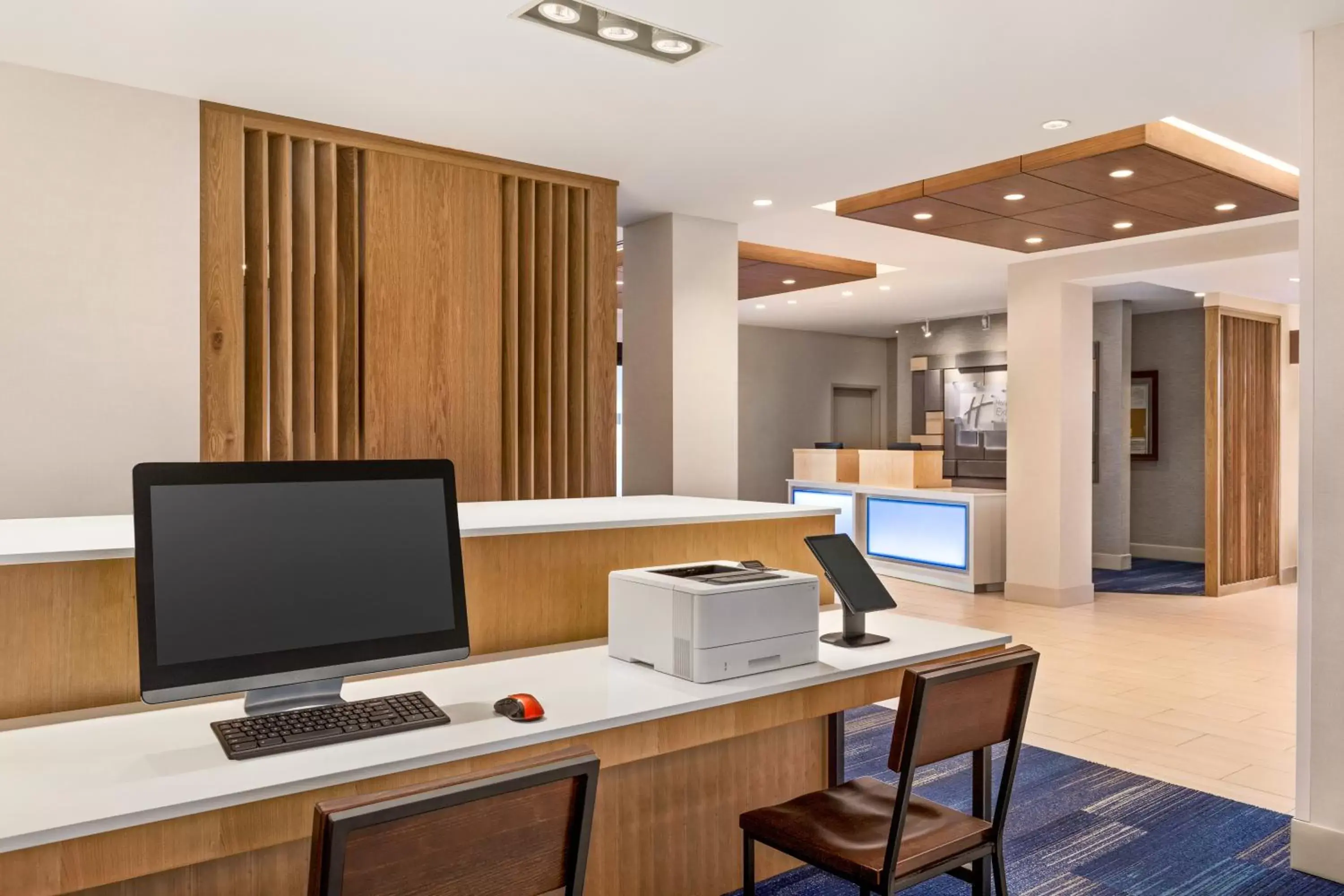 Business facilities in Holiday Inn Express & Suites Denver Airport, an IHG Hotel