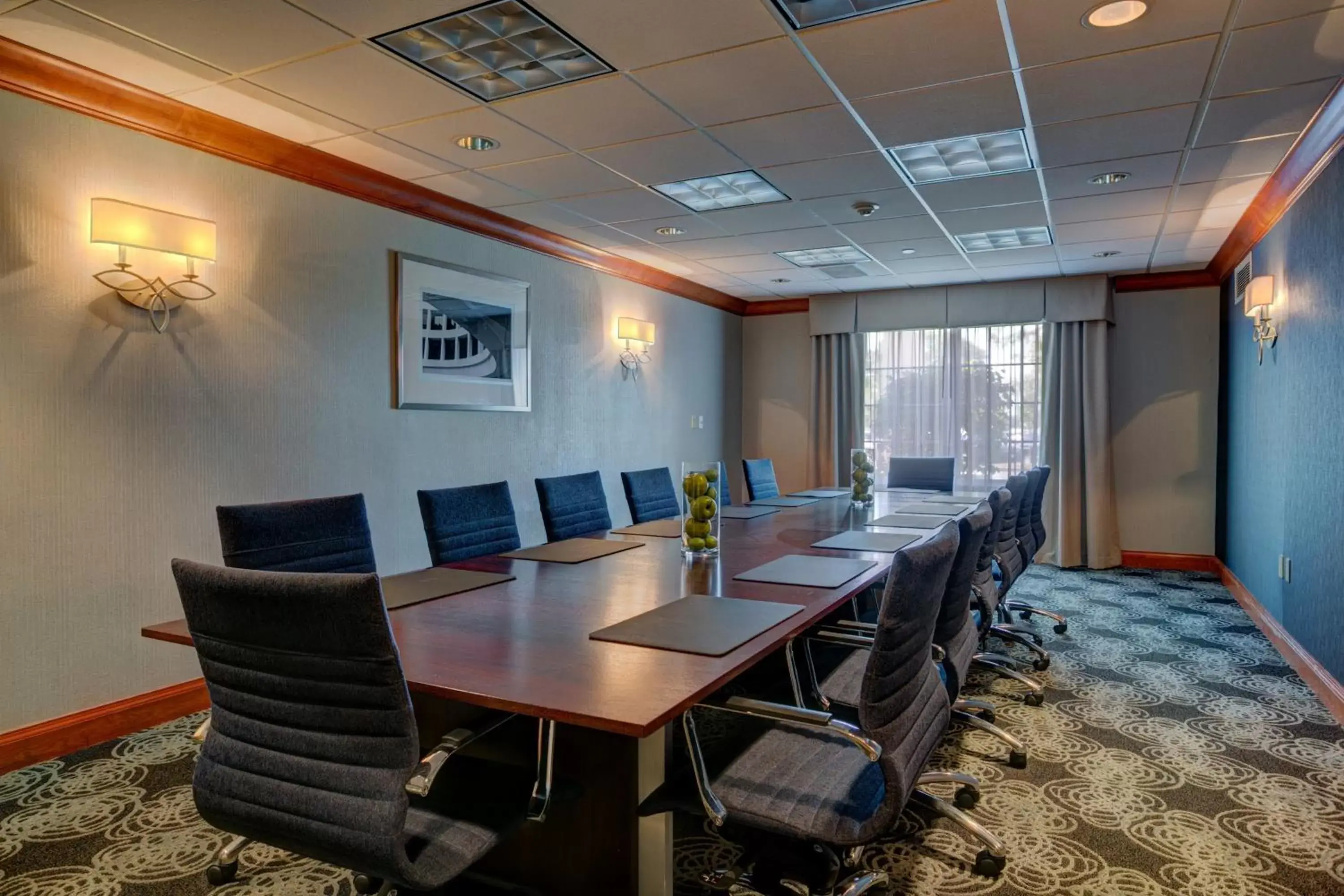 Meeting/conference room in Holiday Inn Milwaukee Airport, an IHG Hotel