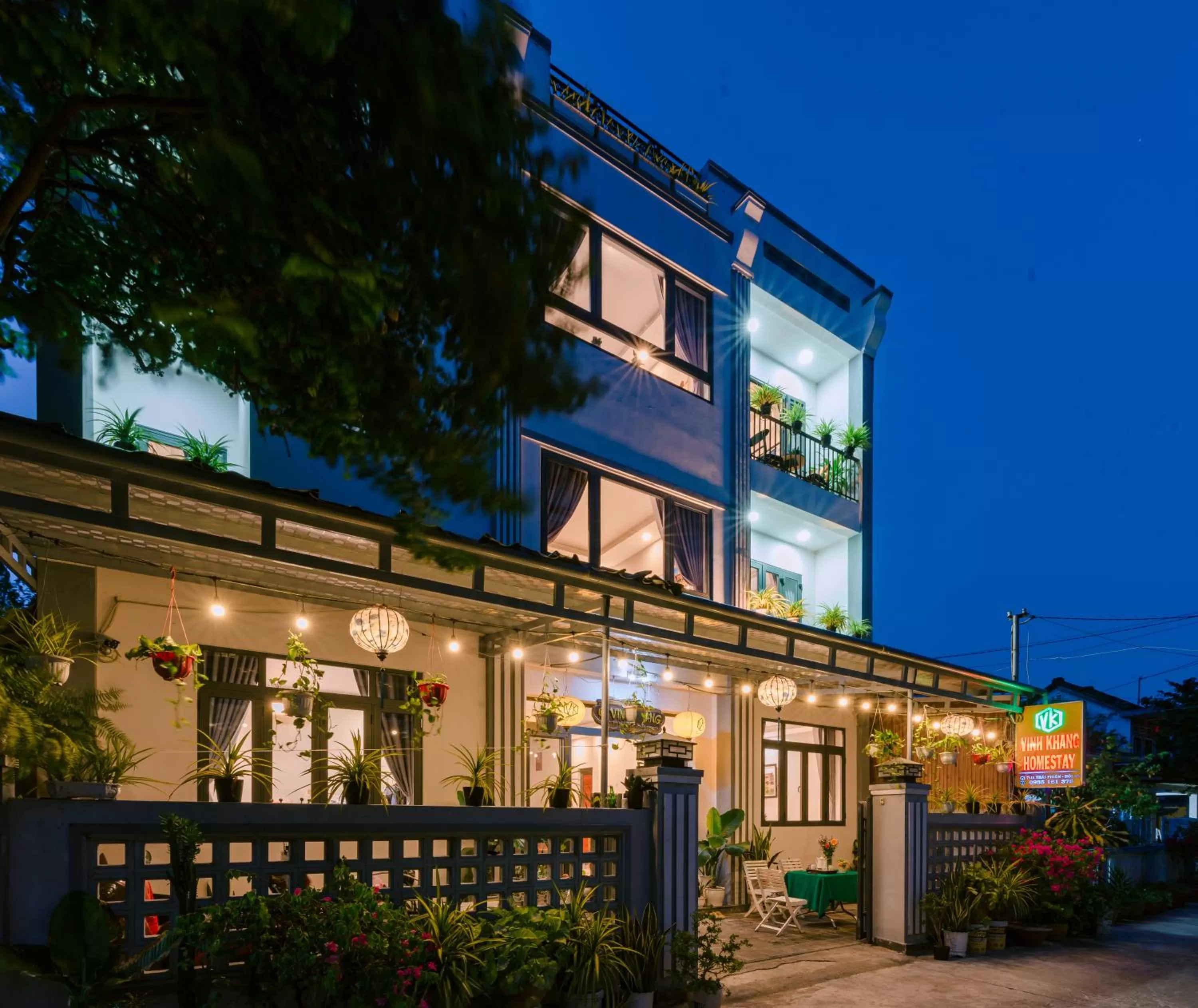 Property building in Vinh Khang Homestay