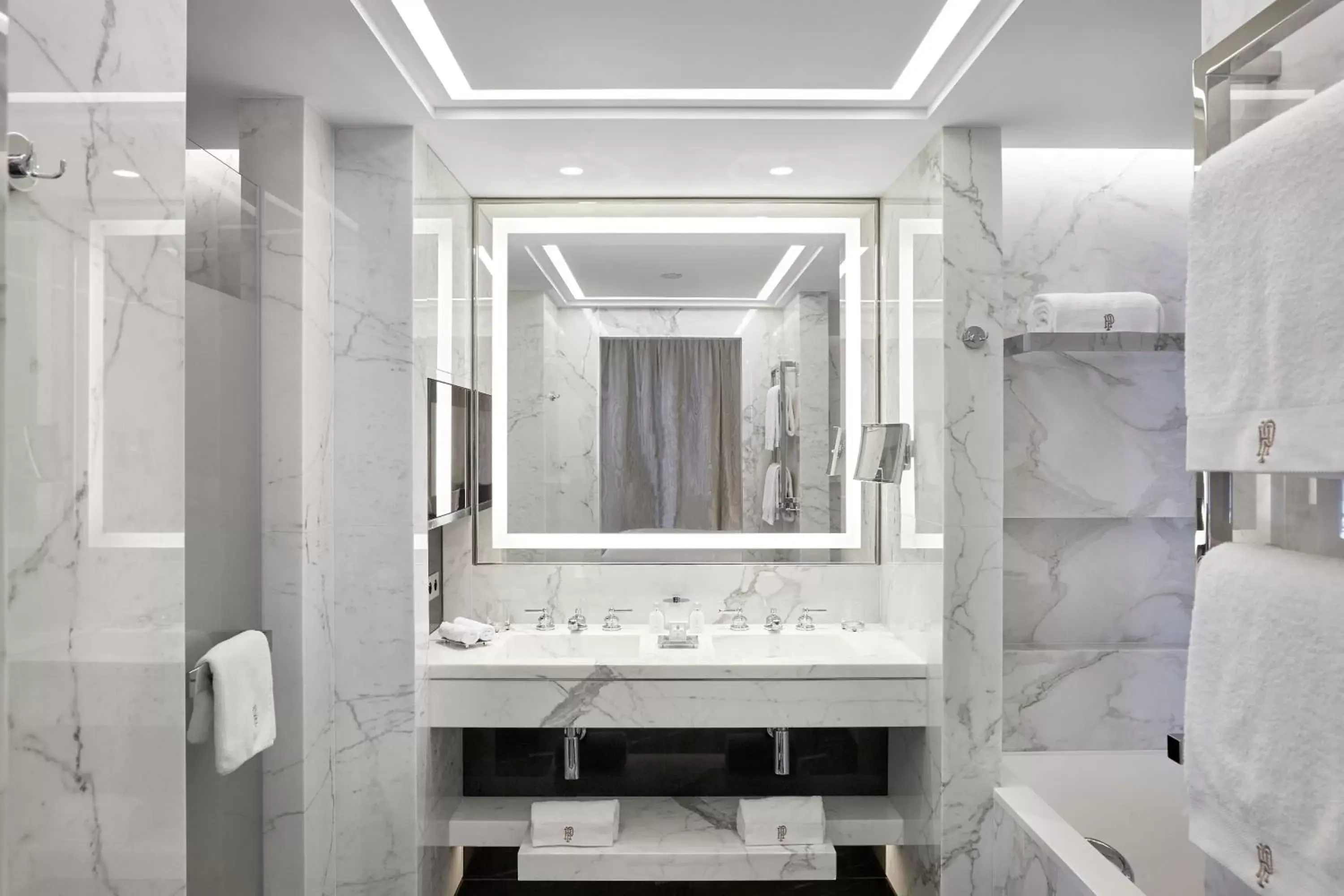 Bathroom in Hôtel de Paris Monte-Carlo