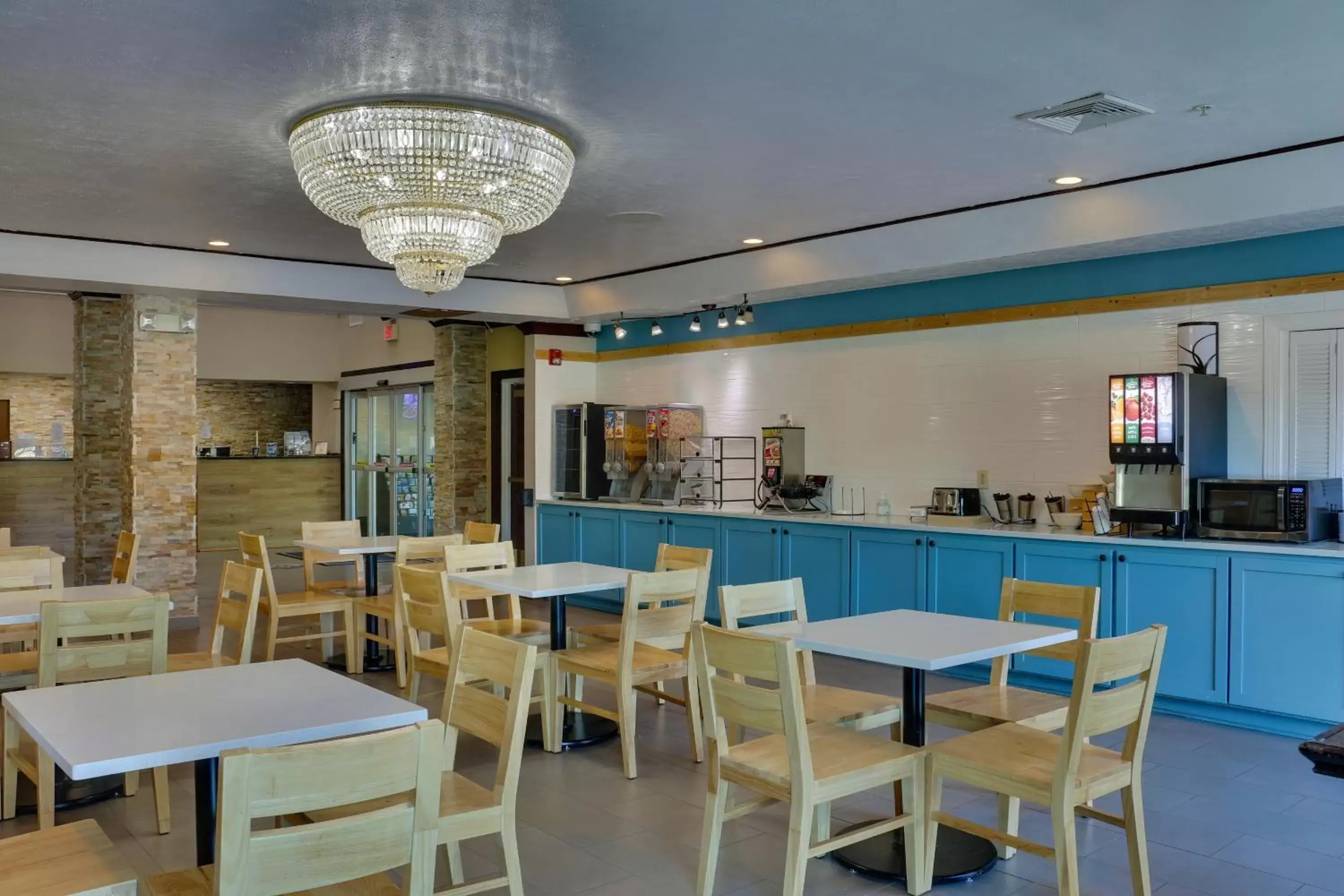 Restaurant/places to eat in Country Inn & Suites by Radisson, Savannah Gateway, GA Restaurant/places to eat in Country Inn & Suites by Radisson, Savannah Gateway, GA