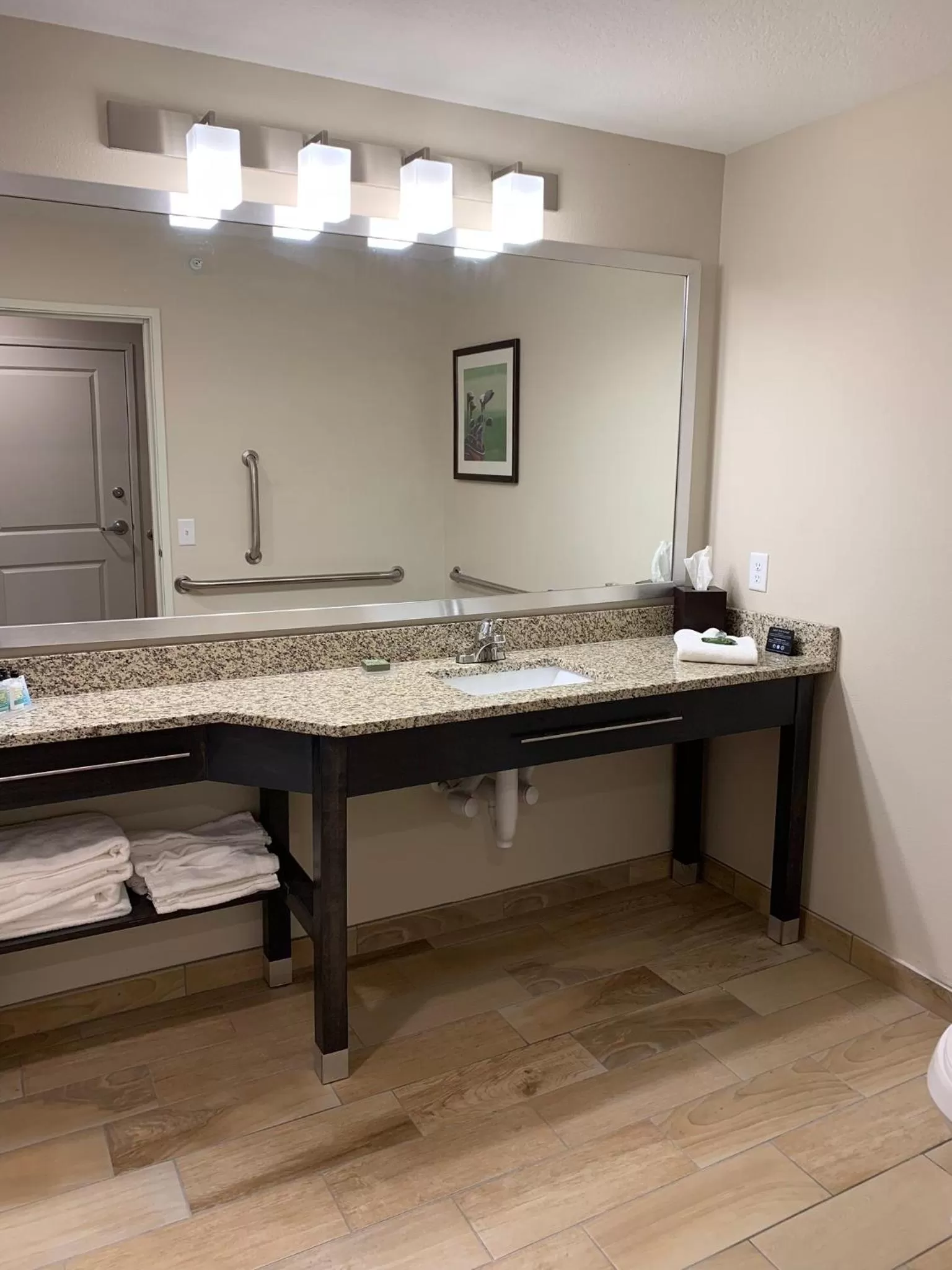 Double Room - Disability Access in GrandStay Hotel & Suites