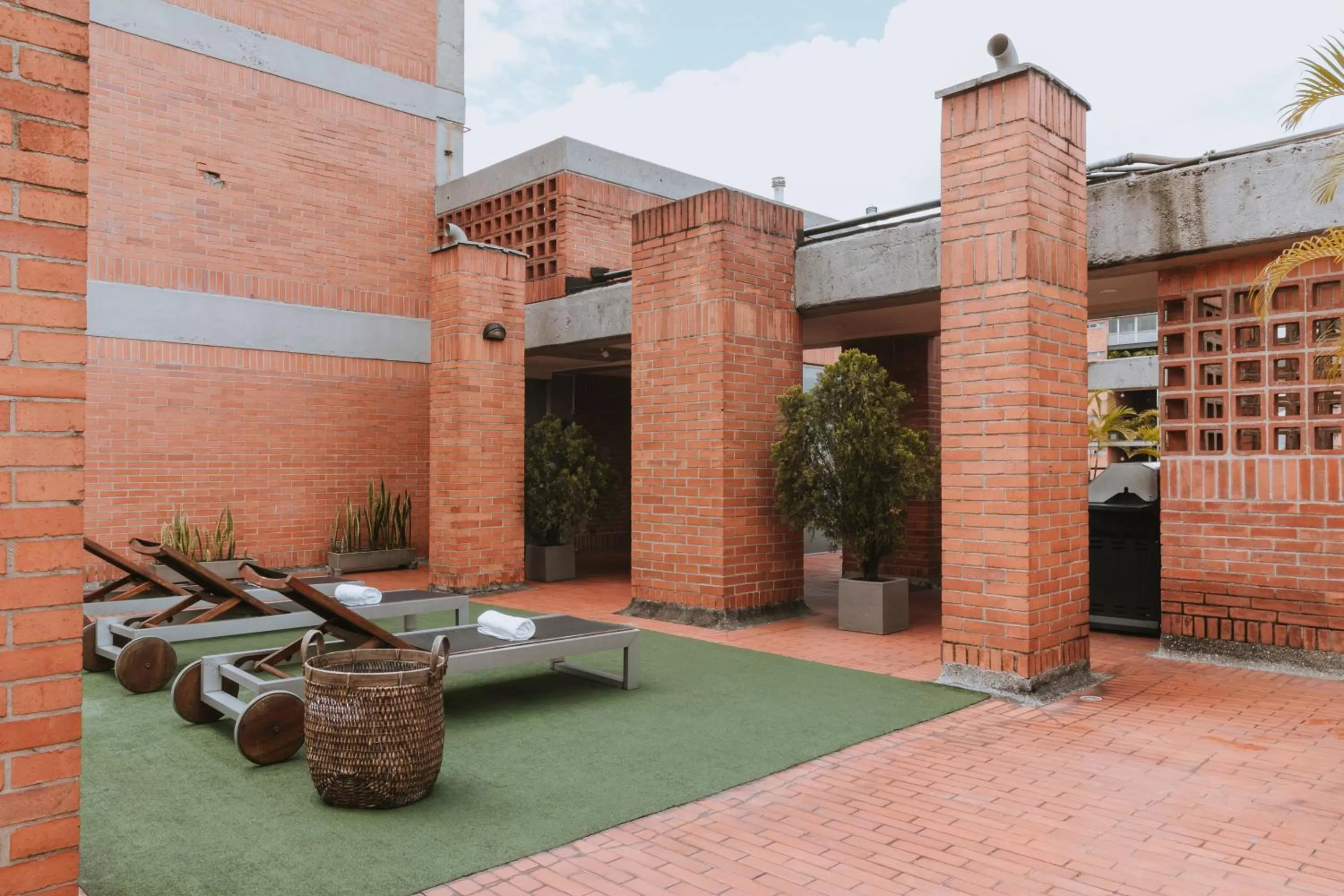 Solarium in Travelers Orange Suites