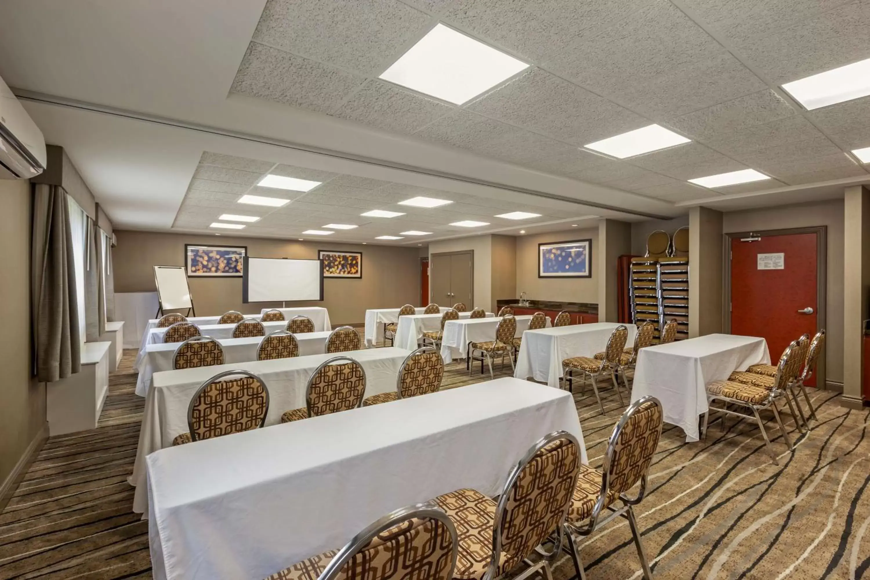 Meeting/conference room in Best Western Plus Burlington Inn & Suites