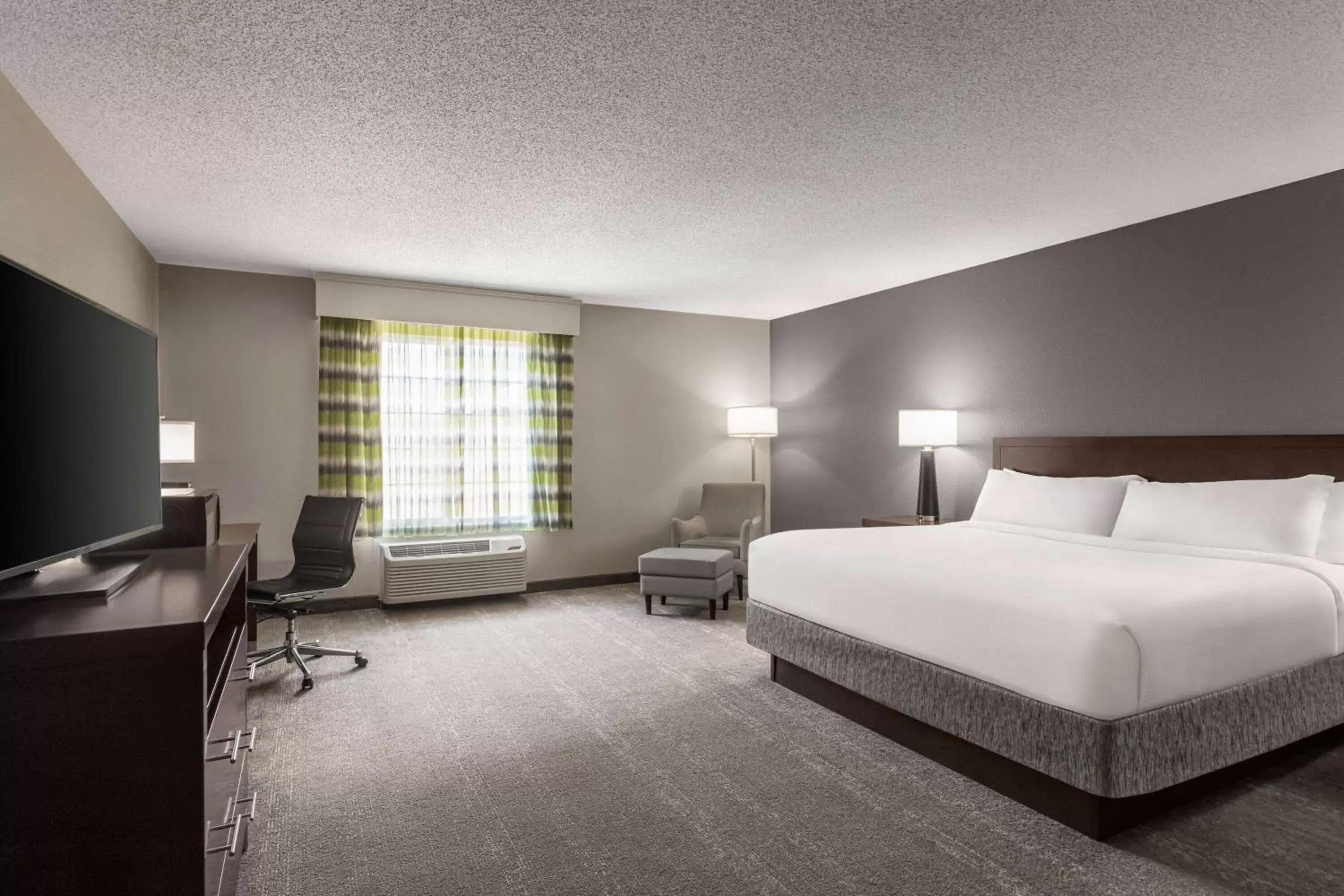 Photo of the whole room, Bed in Wingate by Wyndham Port Wentworth Savannah Area Photo of the whole room, Bed in Wingate by Wyndham Port Wentworth Savannah Area