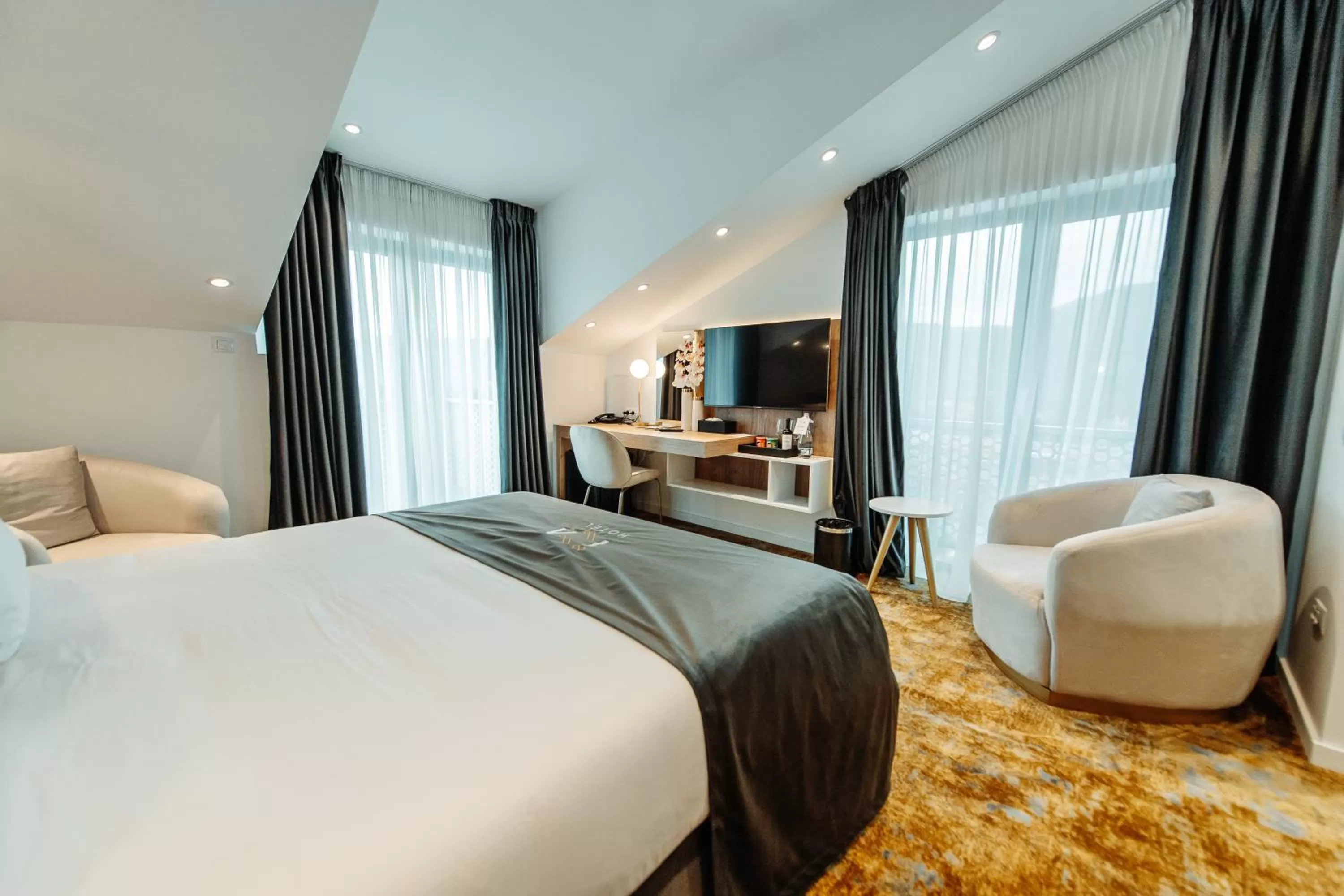 Iza Hotel