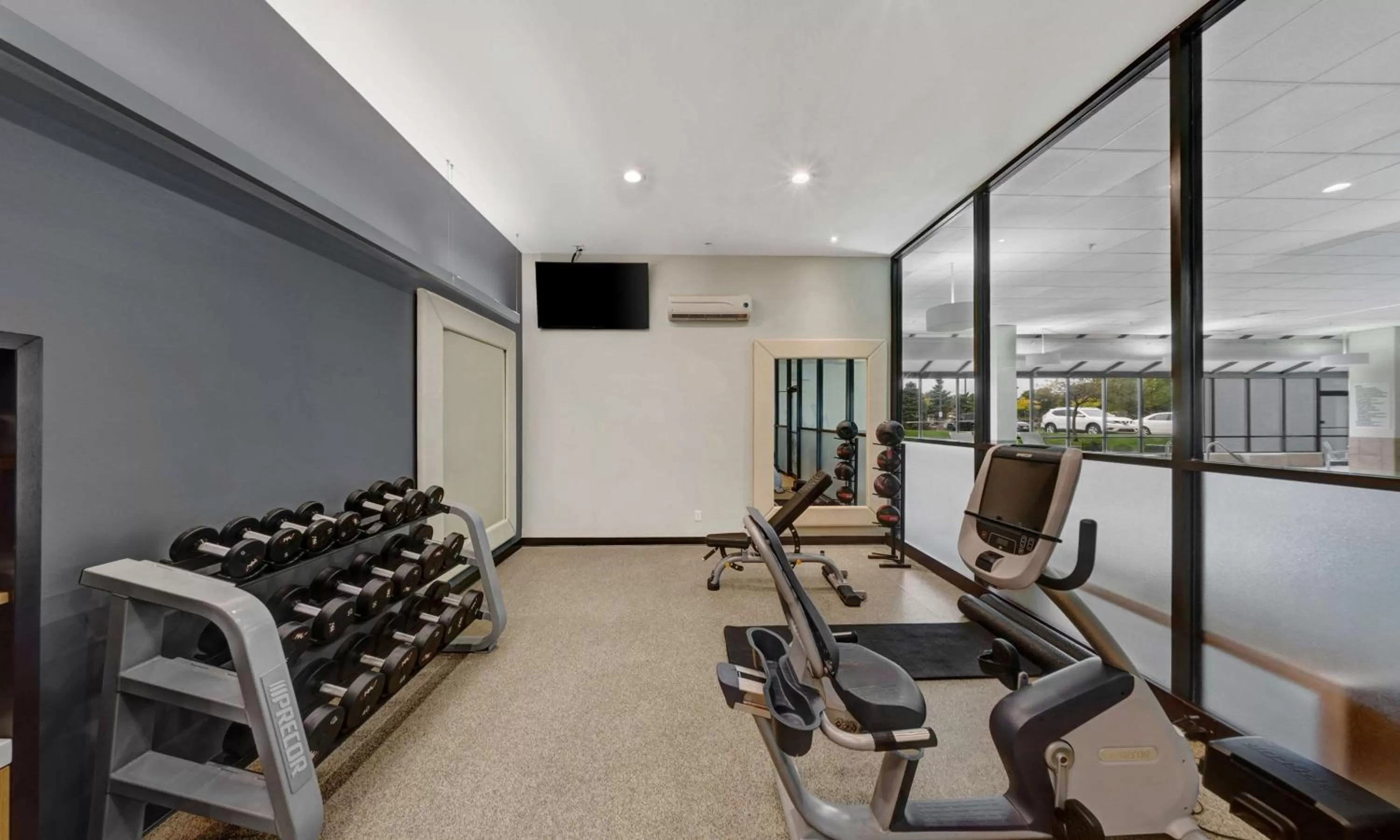Fitness centre/facilities in Embassy Suites by Hilton Milwaukee Brookfield
