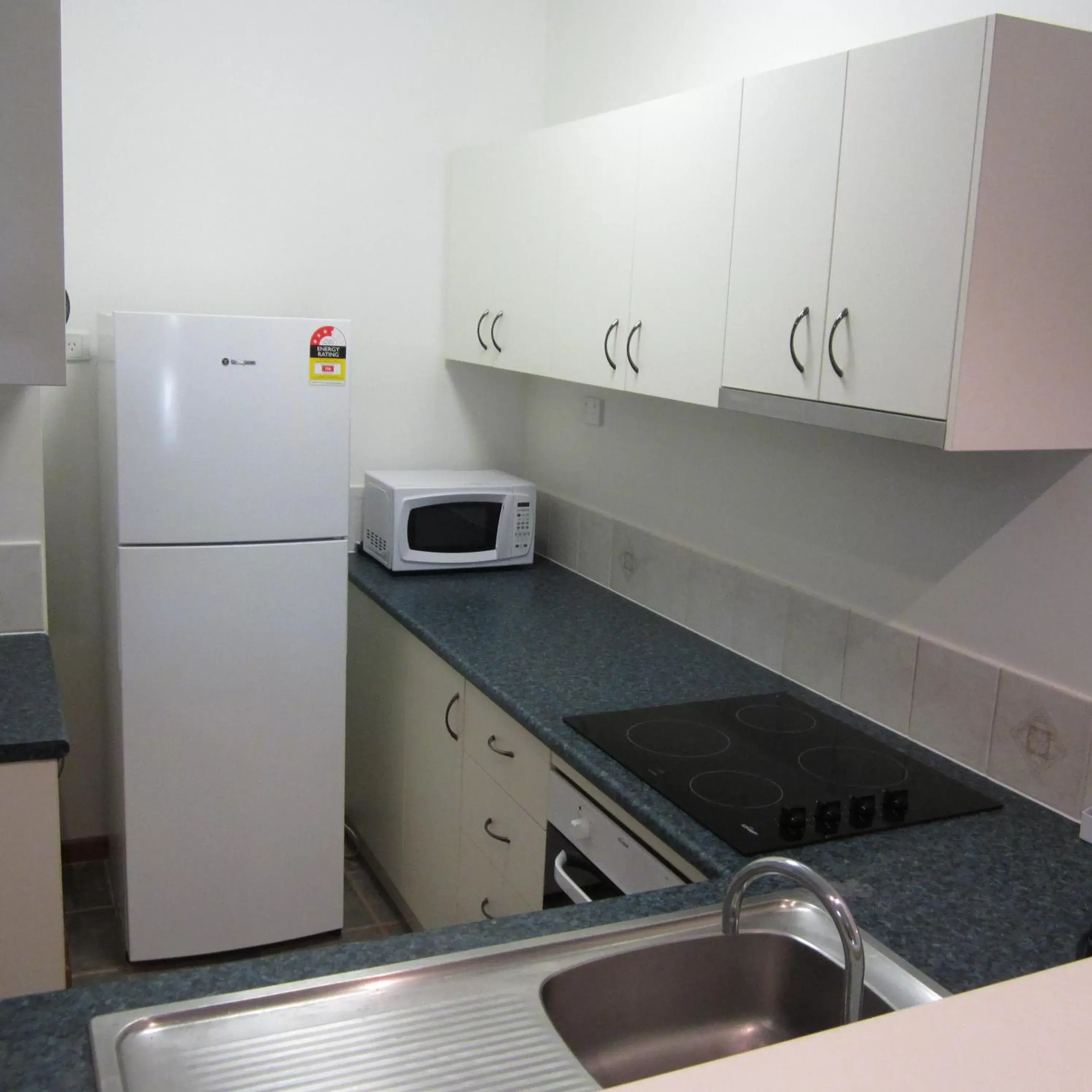 Kitchen or kitchenette, Kitchen/Kitchenette in Broome Beach Resort - Cable Beach, Broome