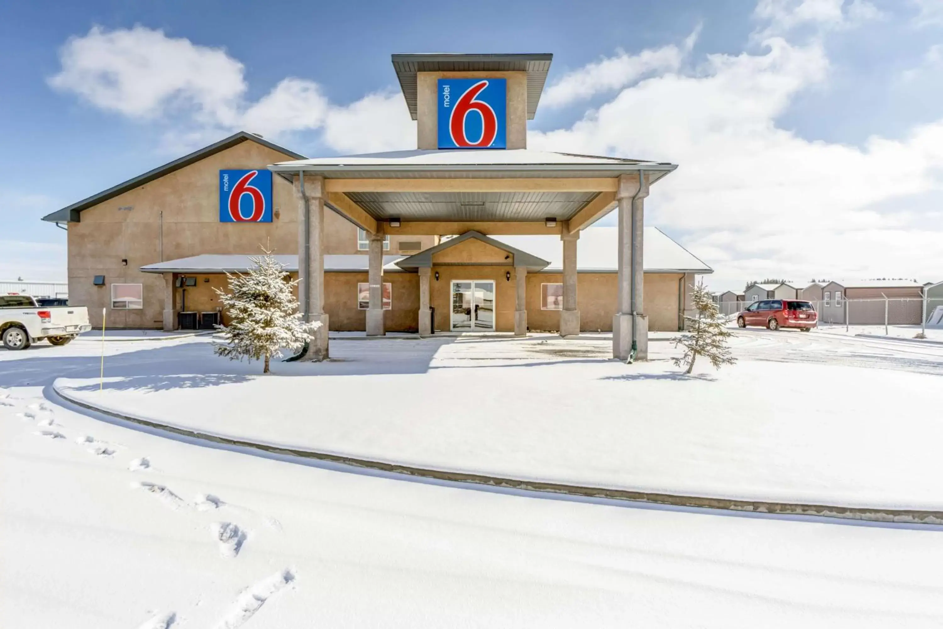 Property building, Winter in Motel 6-Innisfail, AB