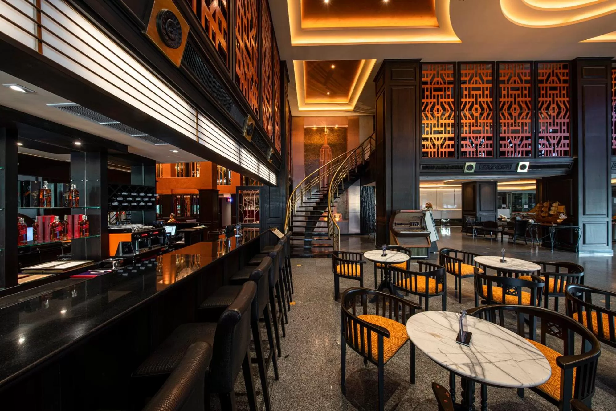 Lounge or bar in Manhattan Hotel Bangkok