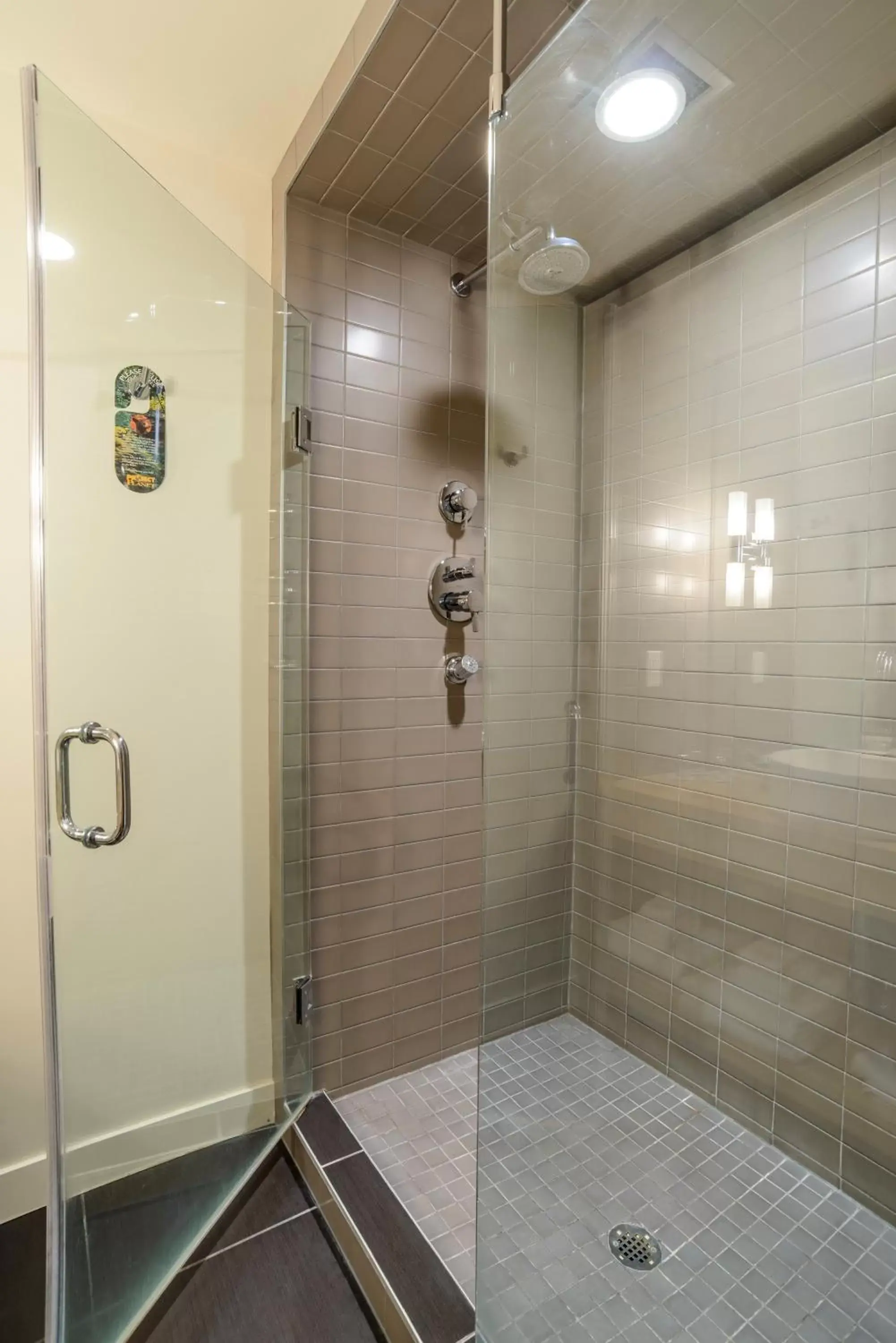 Shower in Bow View Lodge Shower in Bow View Lodge