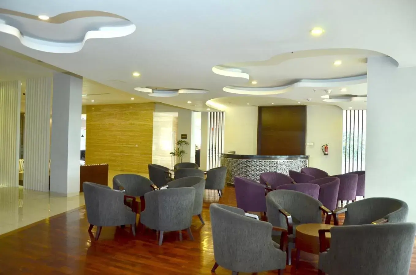 Lounge or bar in Grand Cakra Hotel Malang