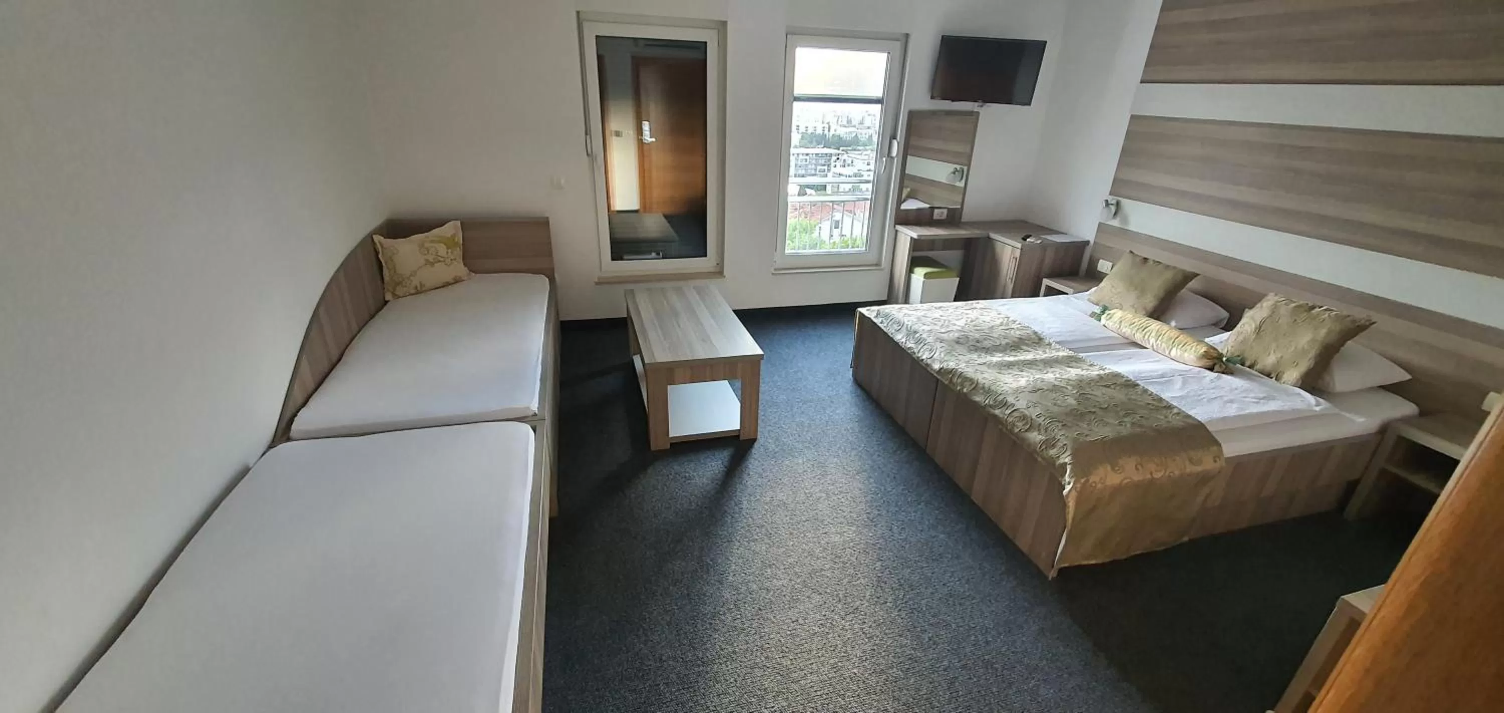 View (from property/room), Bed in Hotel Rivero A&S