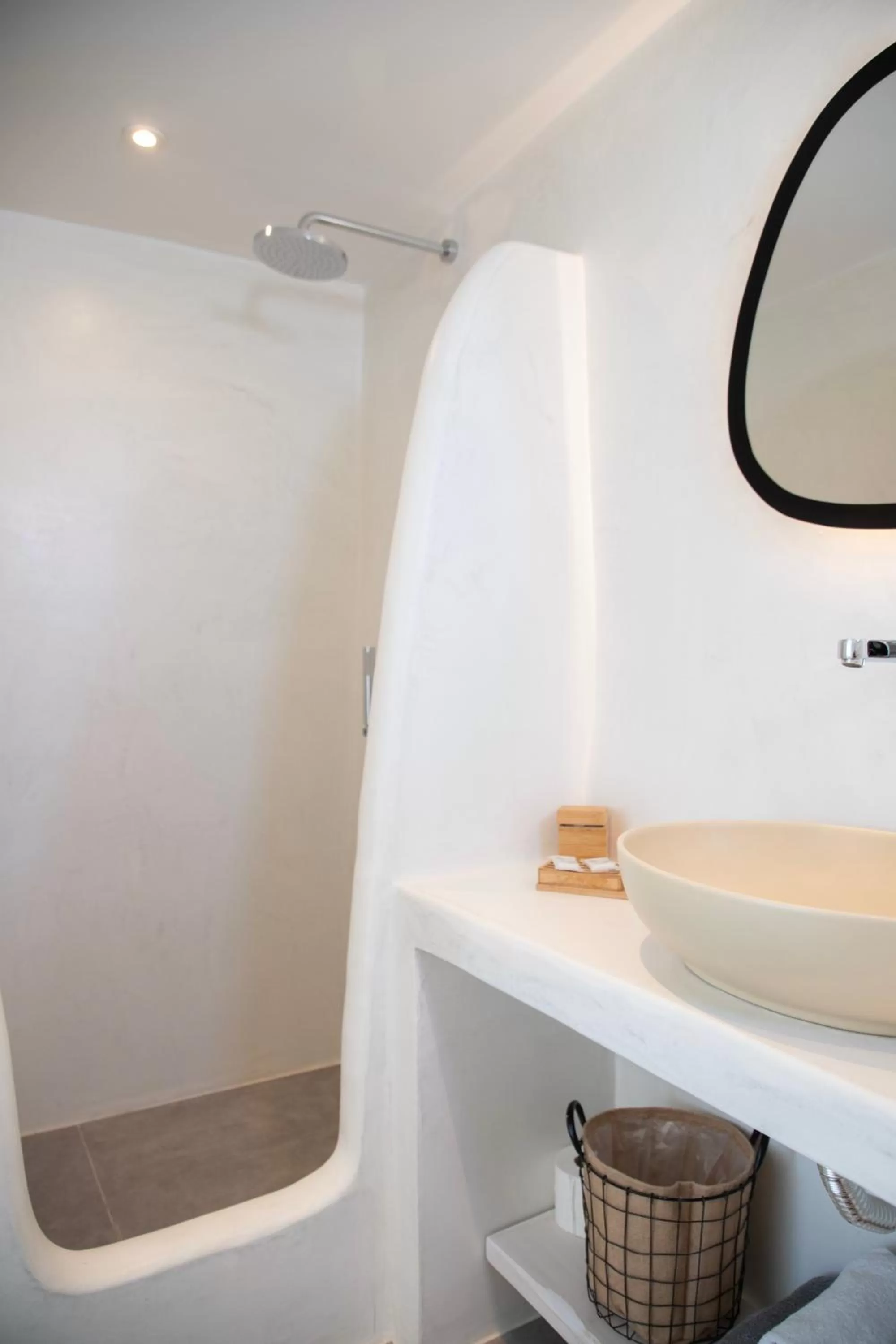 Caldera Cliff Illusion