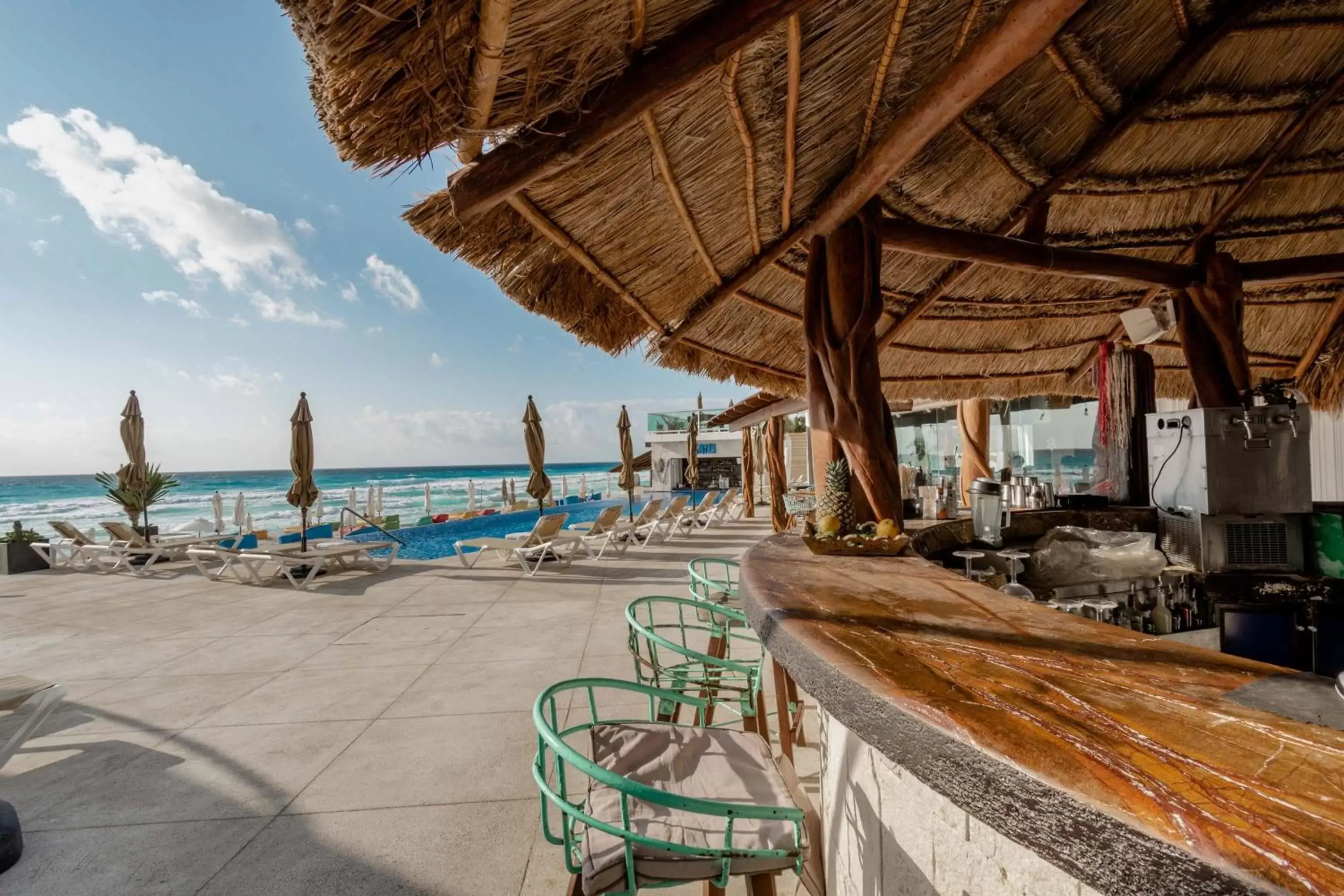 Lounge or bar, Swimming Pool in Ocean Dream Cancun by GuruHotel