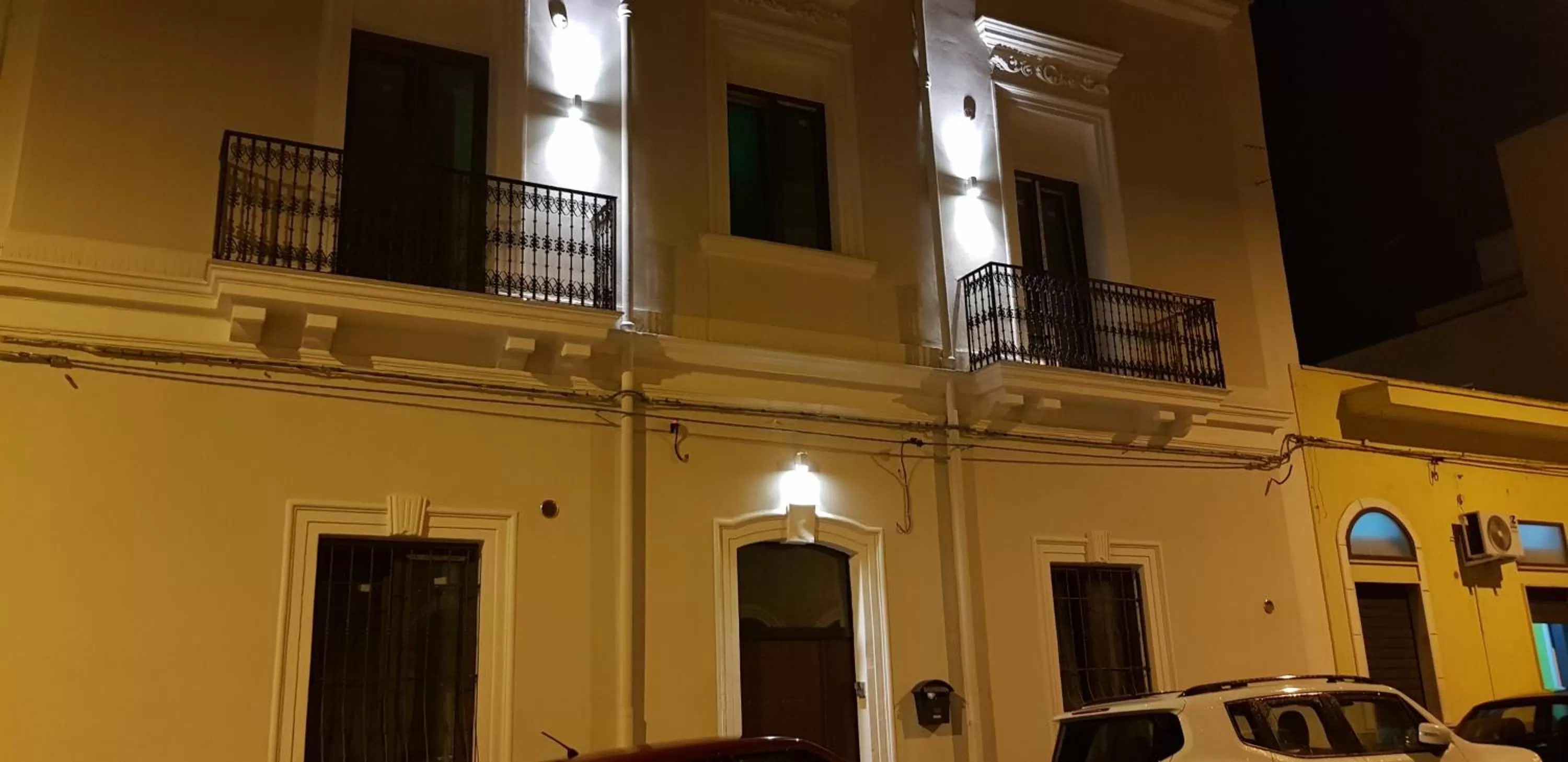 Facade/entrance in Handy