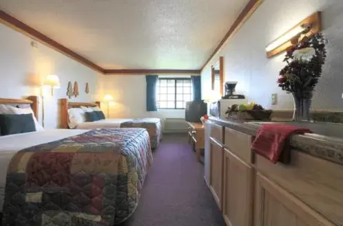 Photo of the whole room in Americas Best Value Inn - Duluth Spirit Mountain Inn