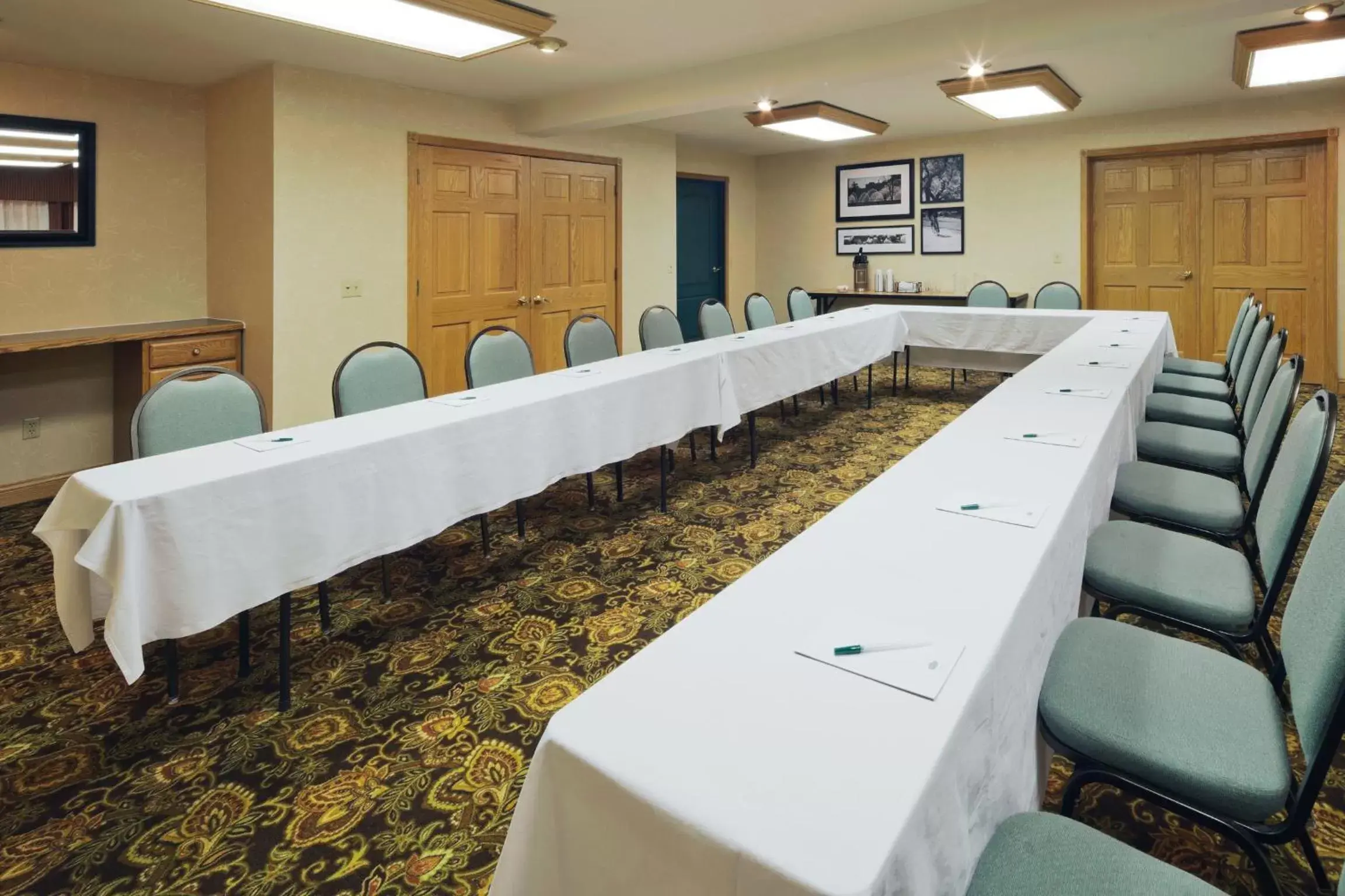 Meeting/conference room, Business Area/Conference Room in Country Inn & Suites by Radisson, Kenosha, WI