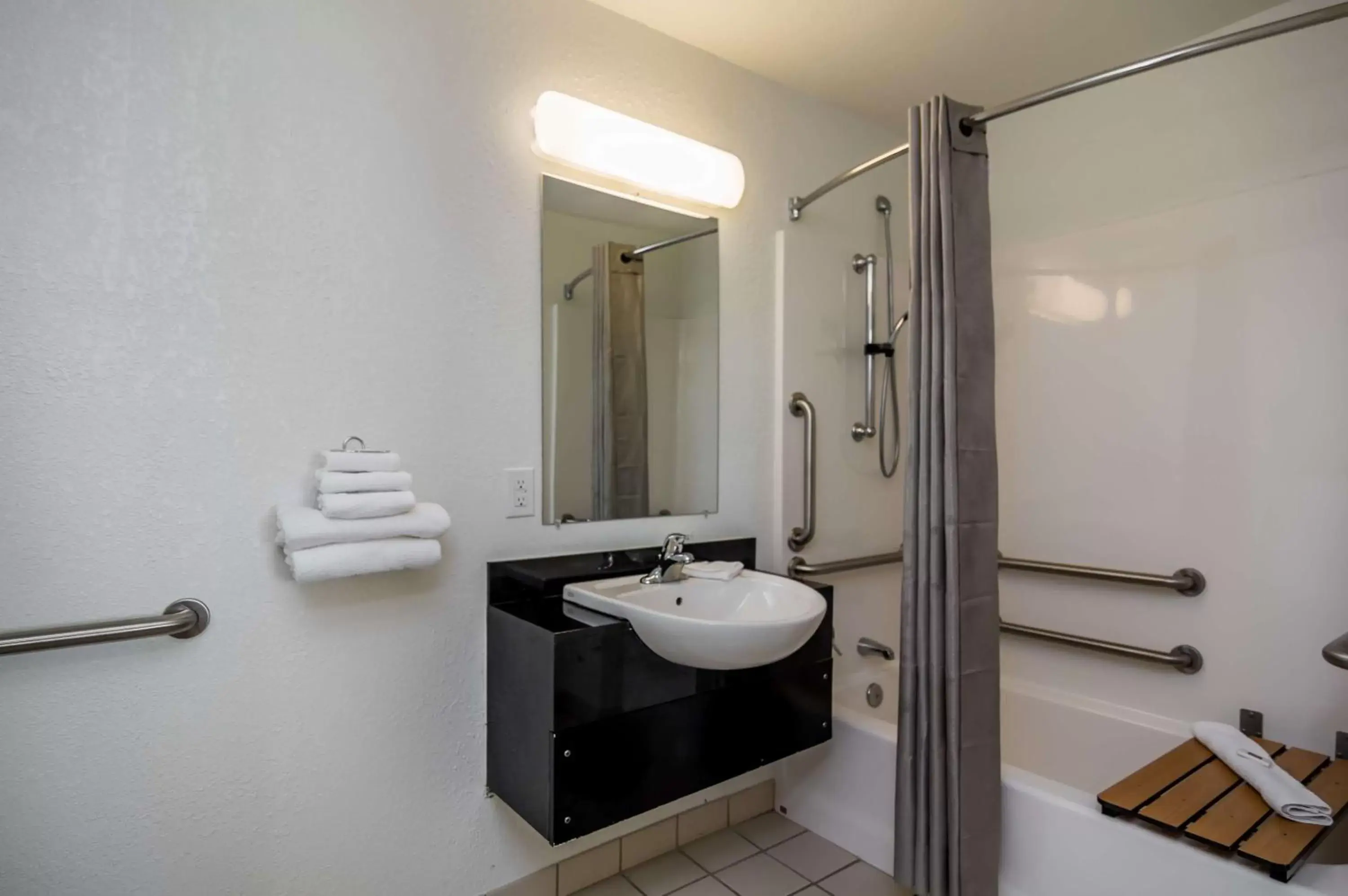 Photo of the whole room, Bathroom in Motel 6-Bellmead, TX - Waco