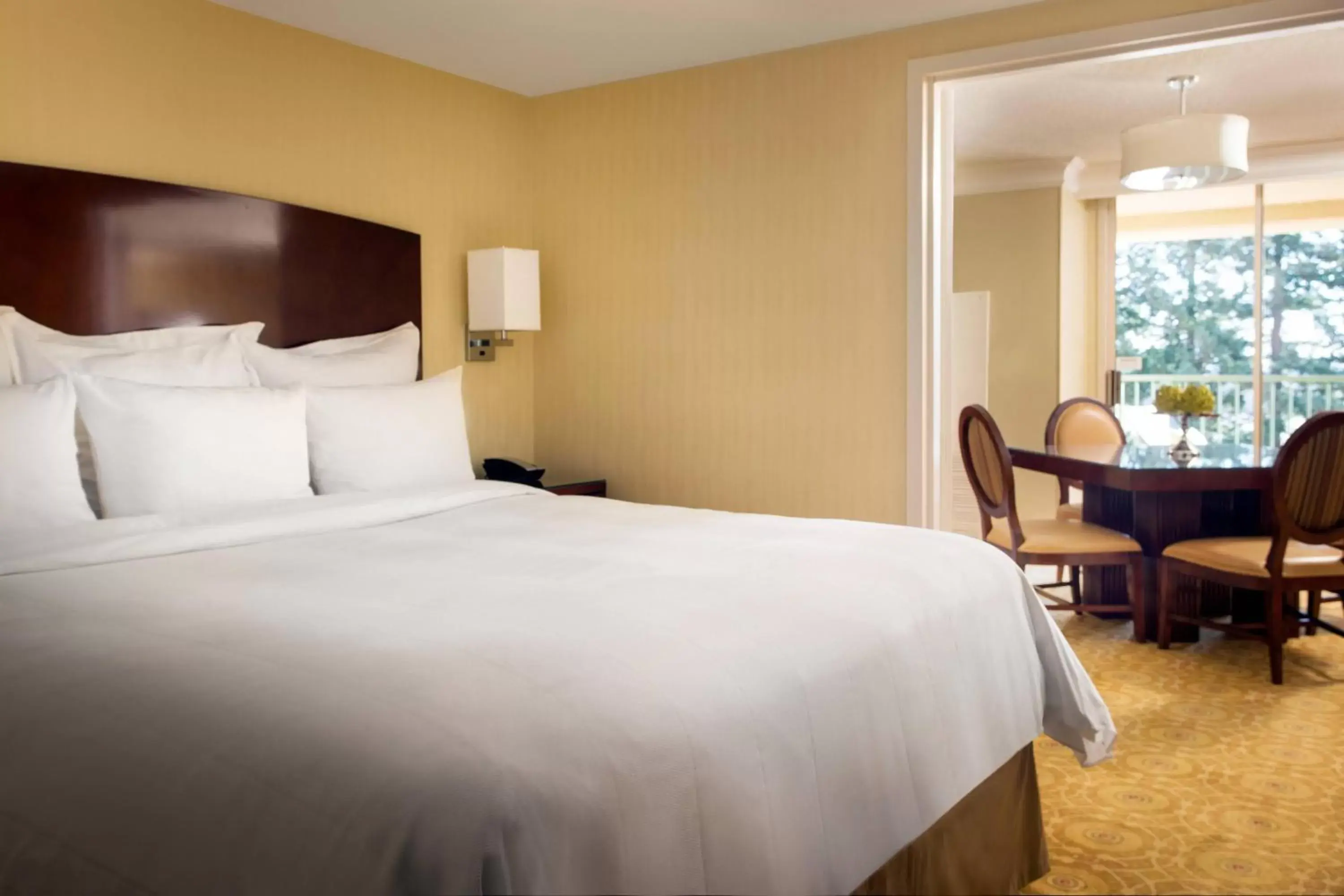 Bedroom, Bed in San Ramon Marriott