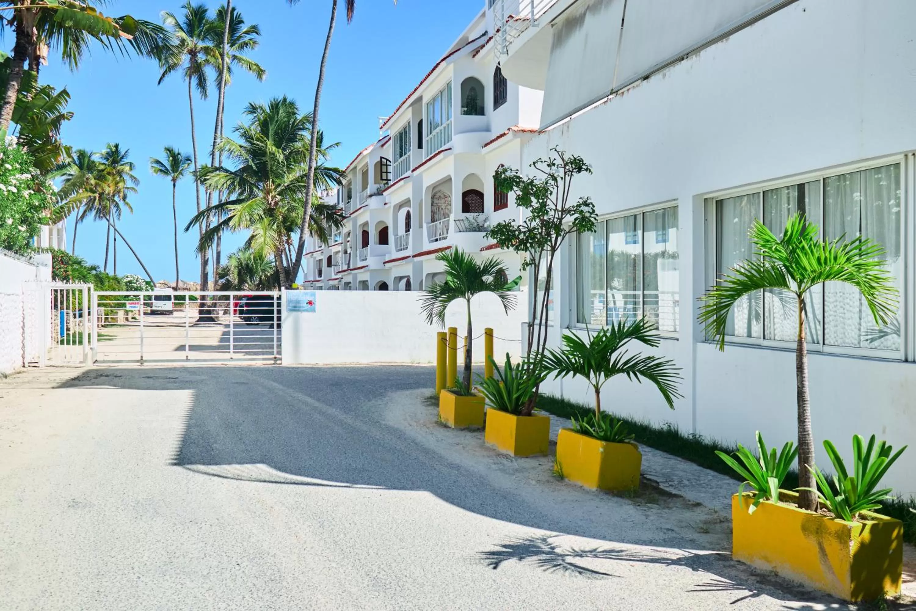 Property building in Flor del Mar Condo Punta Cana Beachfront