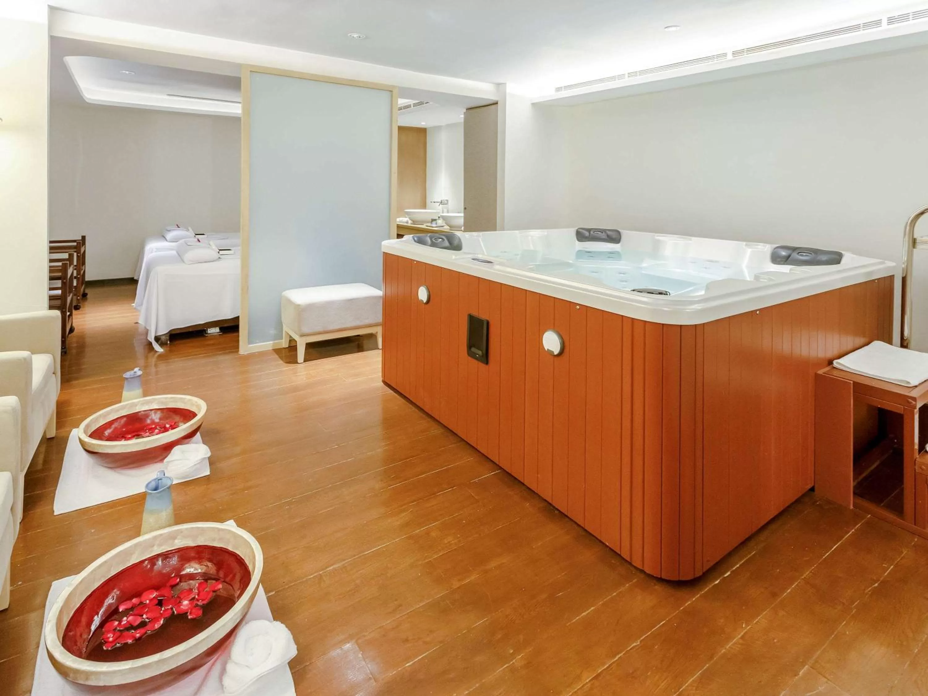 Fitness centre/facilities in Novotel Manila Araneta City Hotel