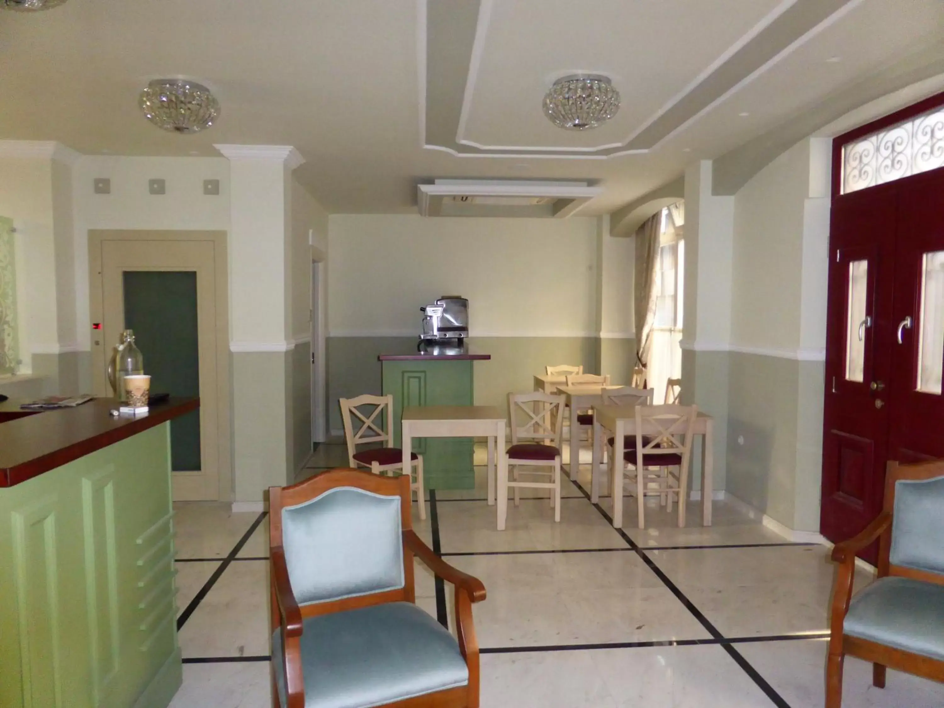 Restaurant/places to eat, Dining Area in HOTEL TSARSI