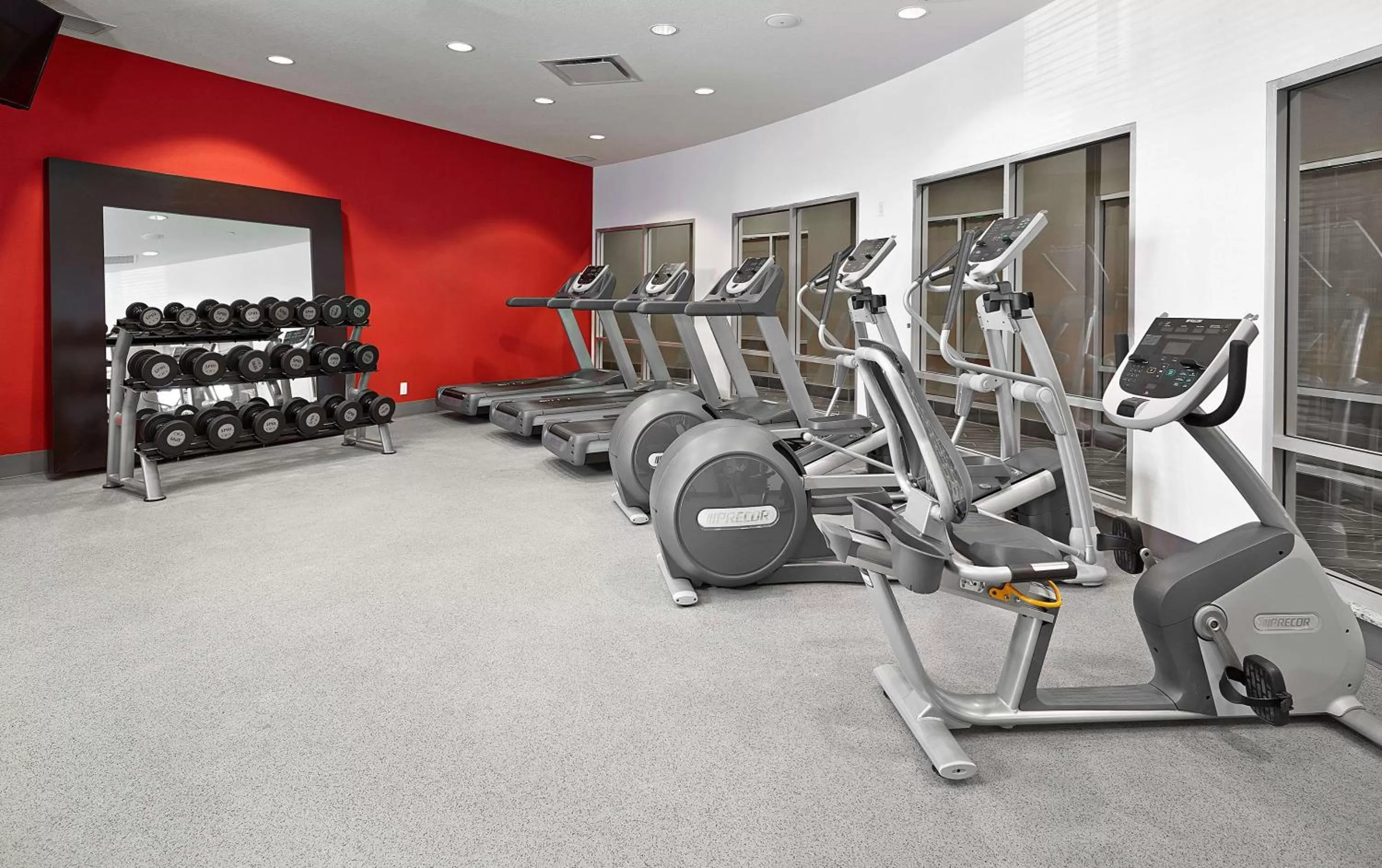 Fitness centre/facilities in Hampton Inn by Hilton Calgary Airport North
