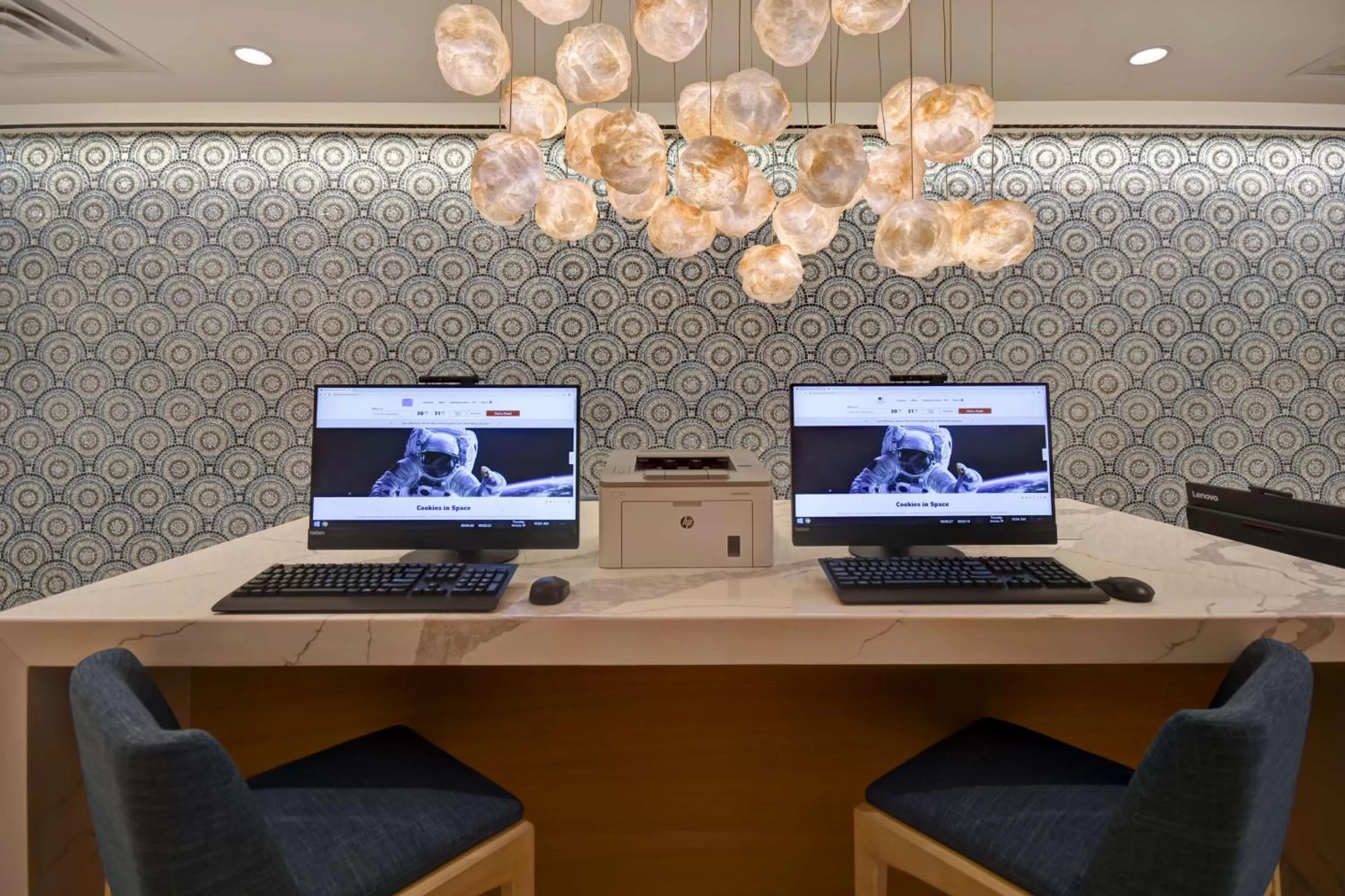 Business facilities in DoubleTree by Hilton Oceanfront Virginia Beach