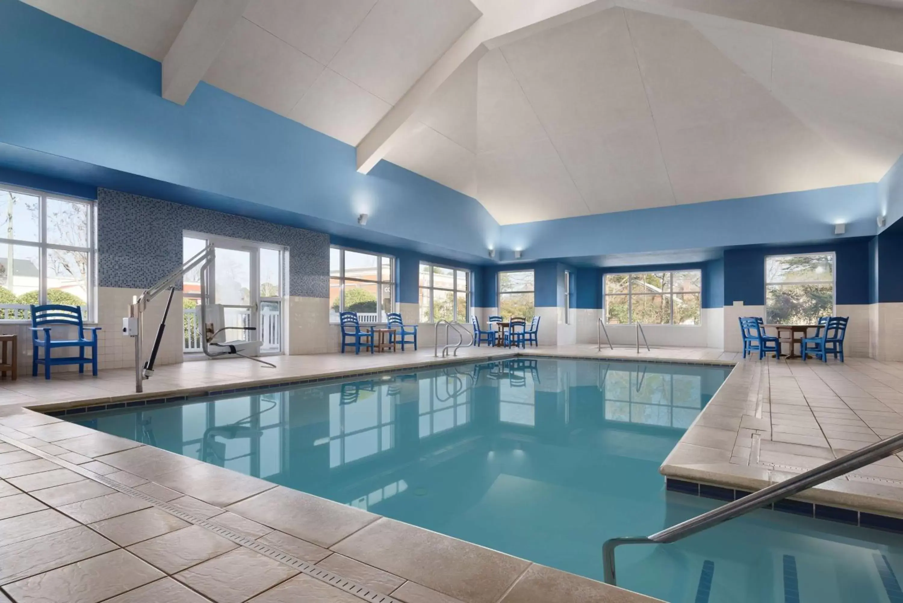 On site, Swimming Pool in Country Inn & Suites by Radisson, Williamsburg Historic Area, VA