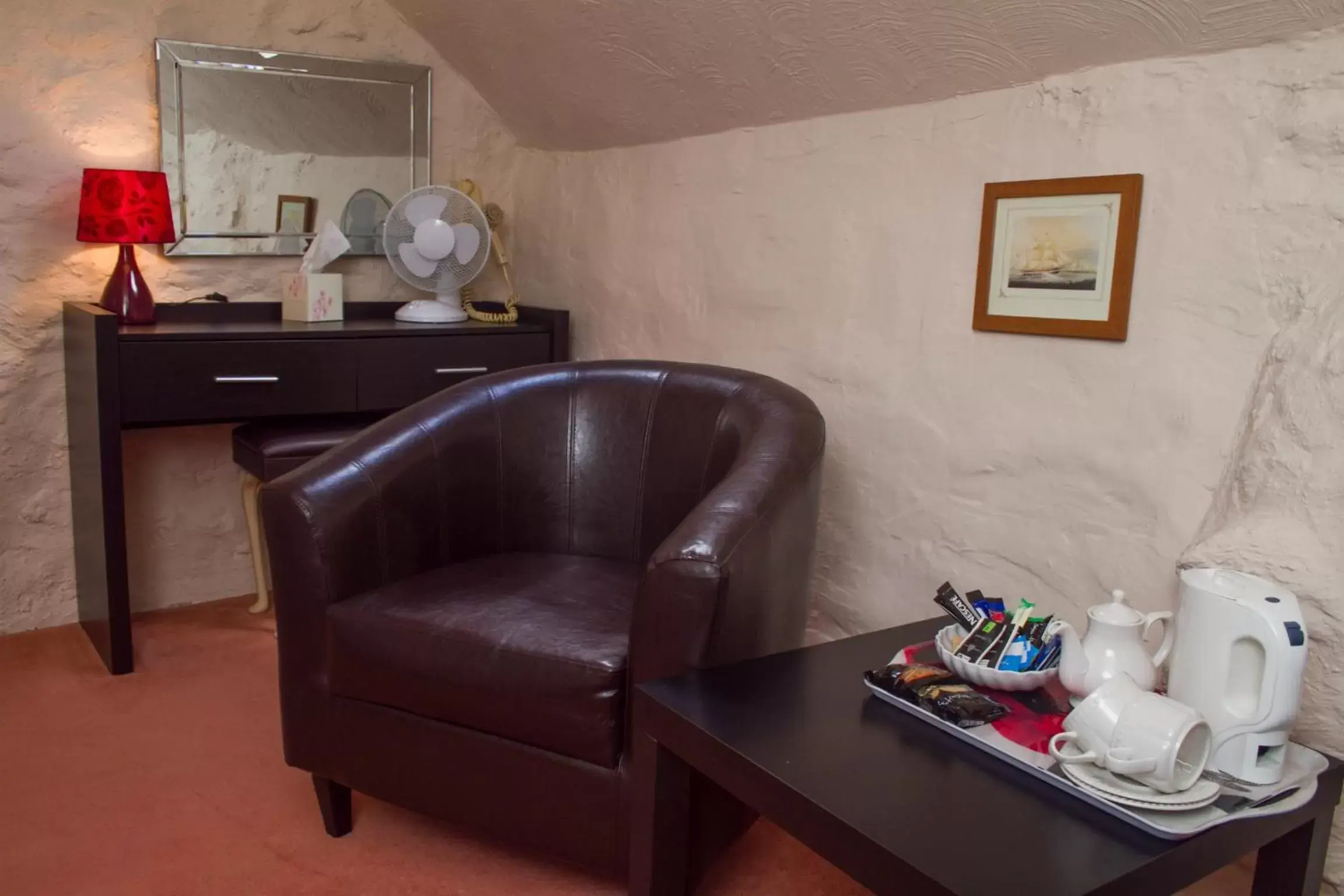 Seating area, Coffee/Tea Facilities in Gwesty Minffordd Hotel