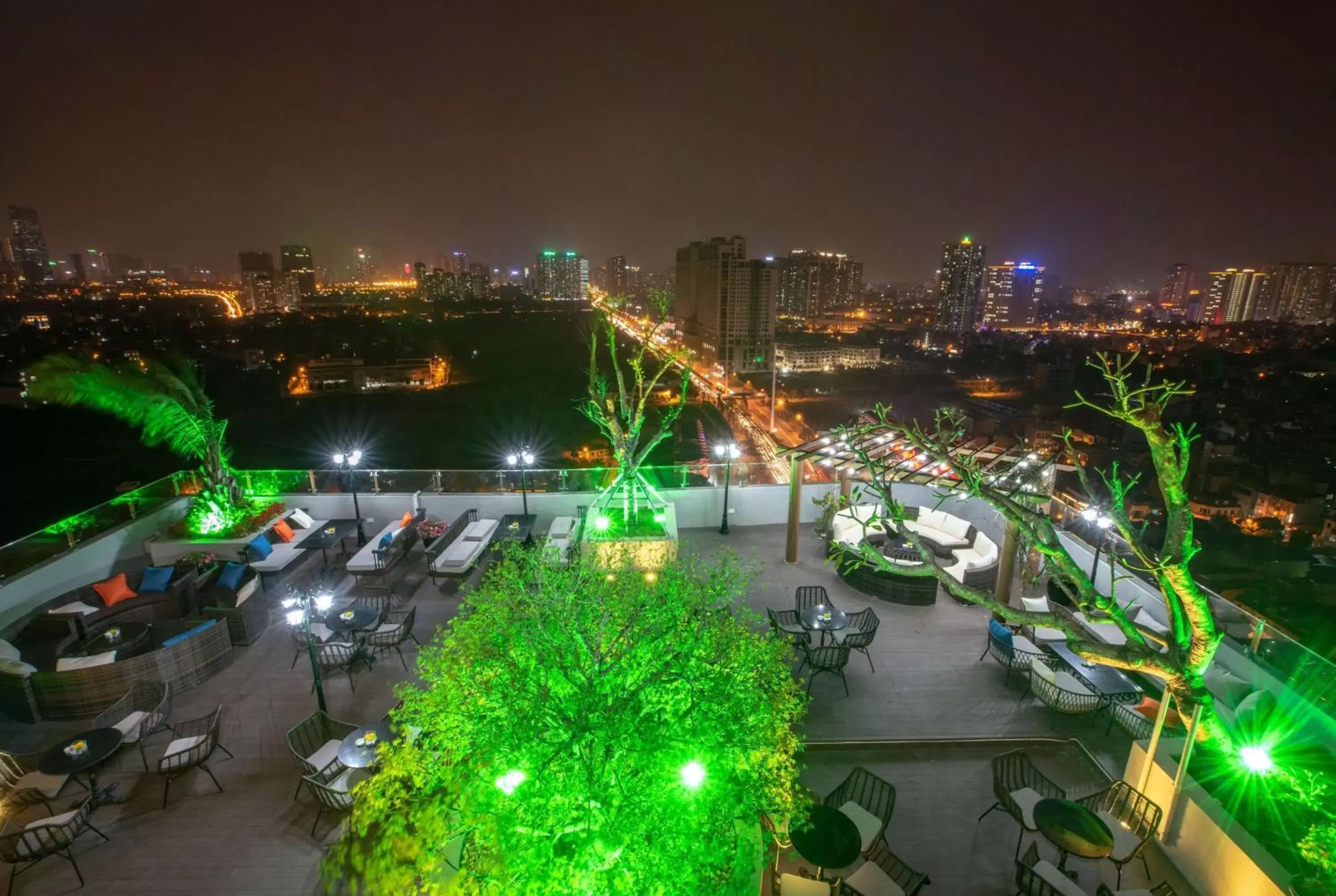 Lounge or bar, Pool View in Wyndham Garden Hanoi