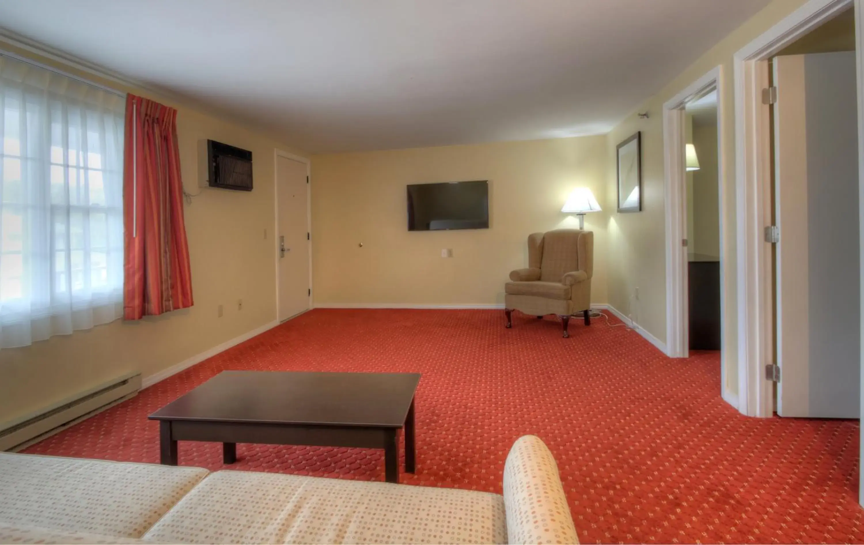 Living room, Bed in Ogunquit Tides Living room, Bed in Ogunquit Tides