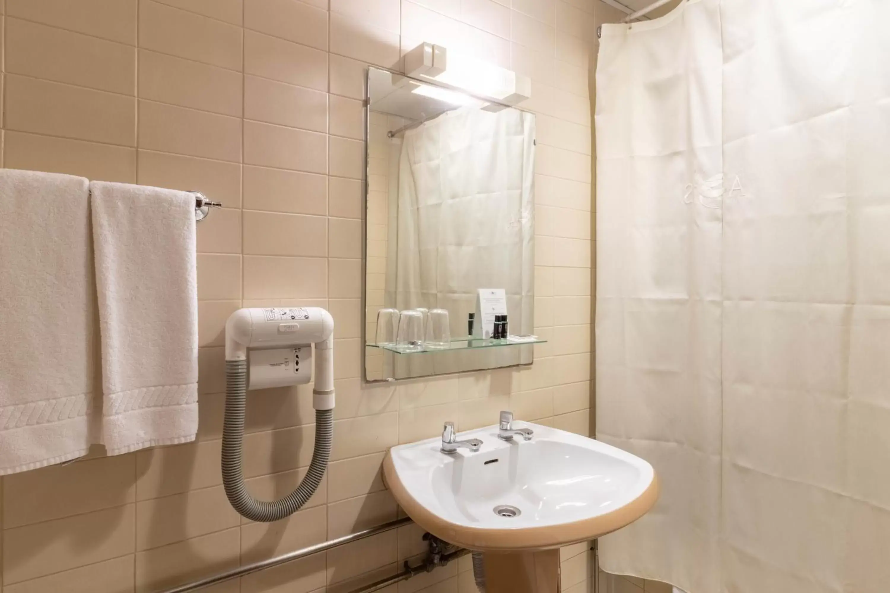 Bathroom in Hotel A.S. Sao Joao da Madeira