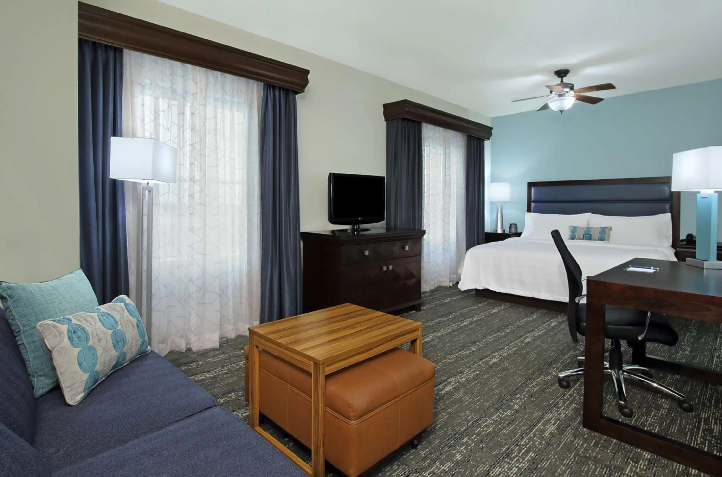 Bedroom, Bed in Homewood Suites by Hilton Miami - Airport West