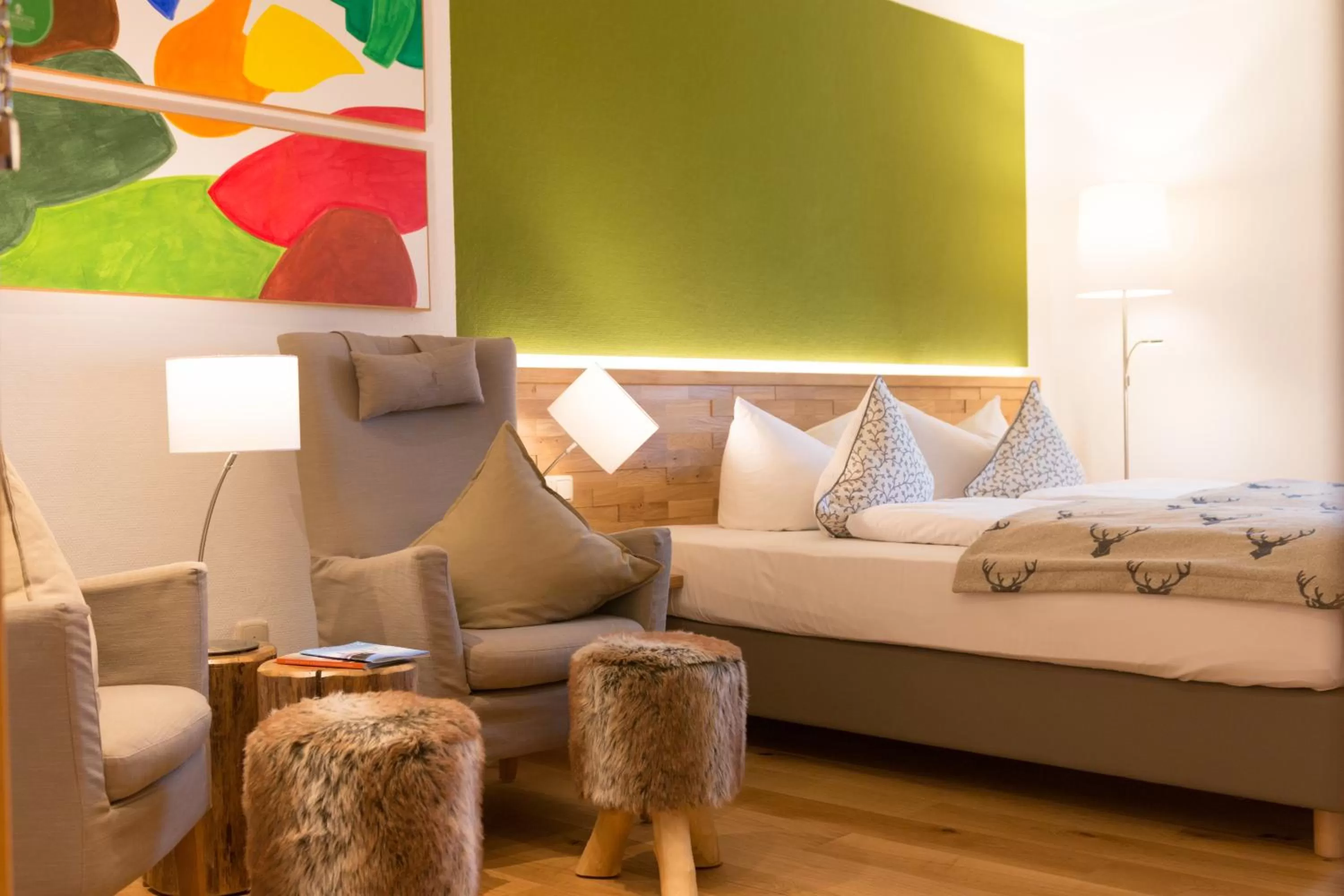 Seating area, Bed in Romantik Hotel Hirschen