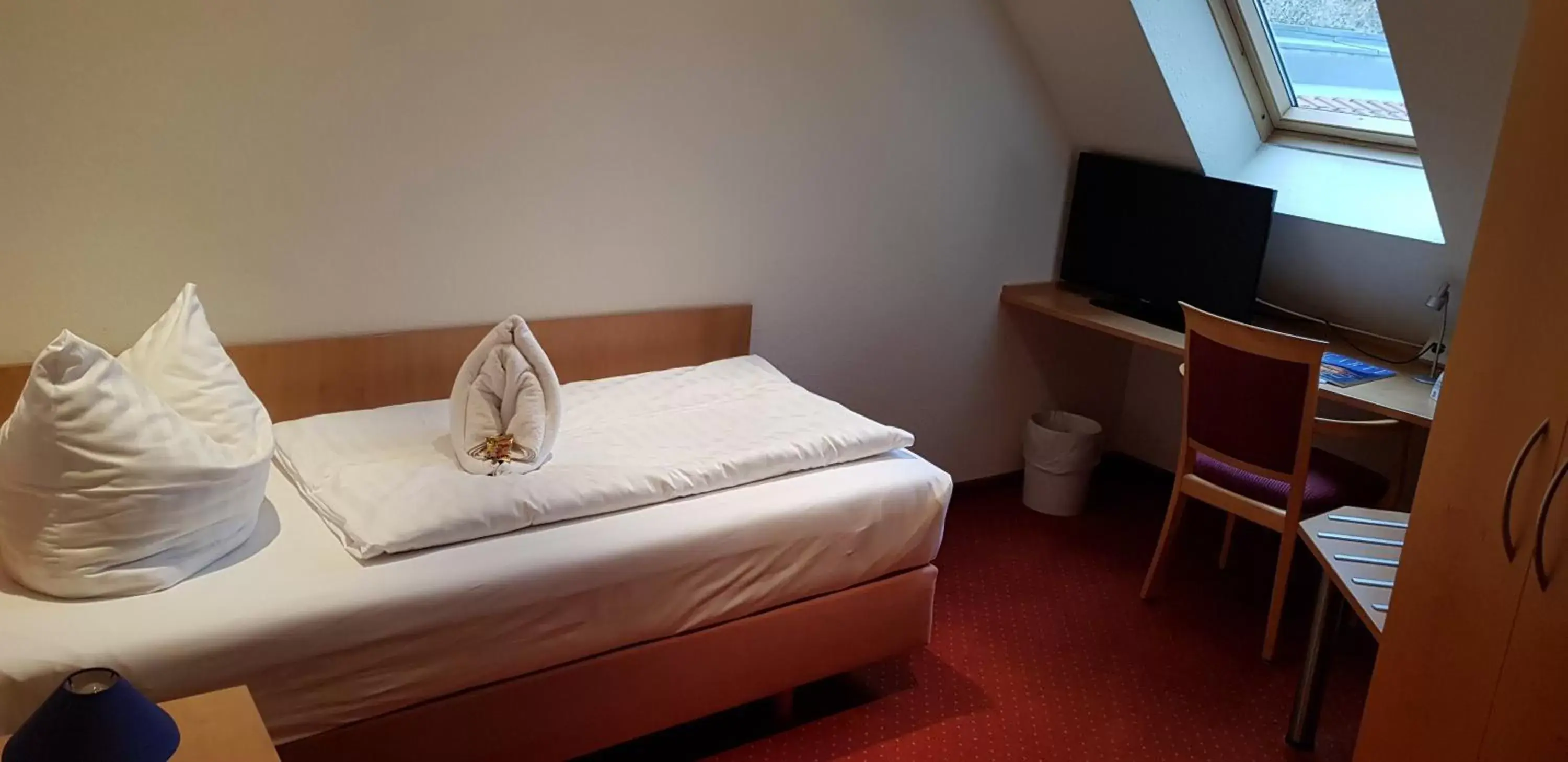 Photo of the whole room, Bed in Hotel Restaurant Zehntscheune
