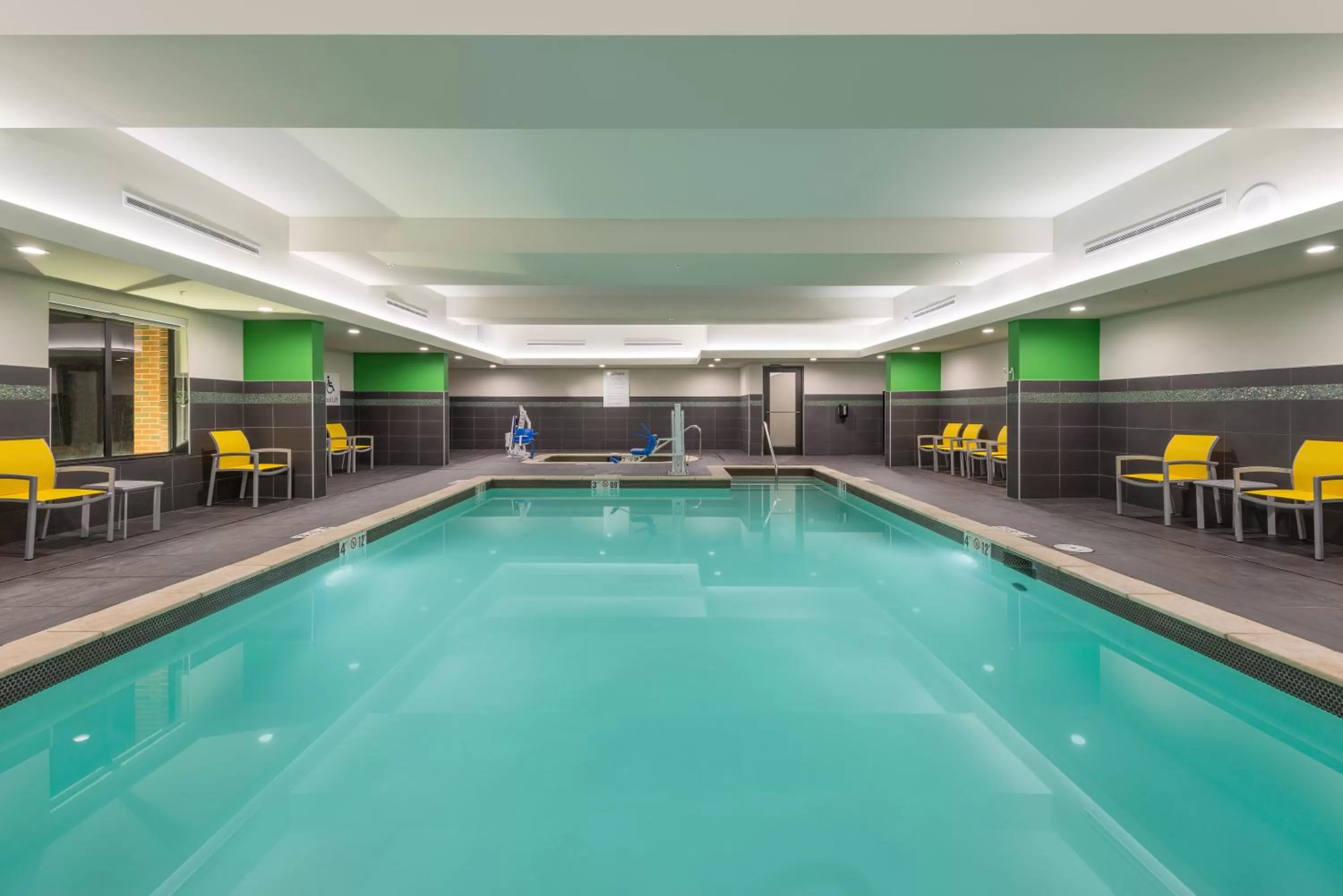 Swimming pool in Holiday Inn Express and Suites Norman by IHG