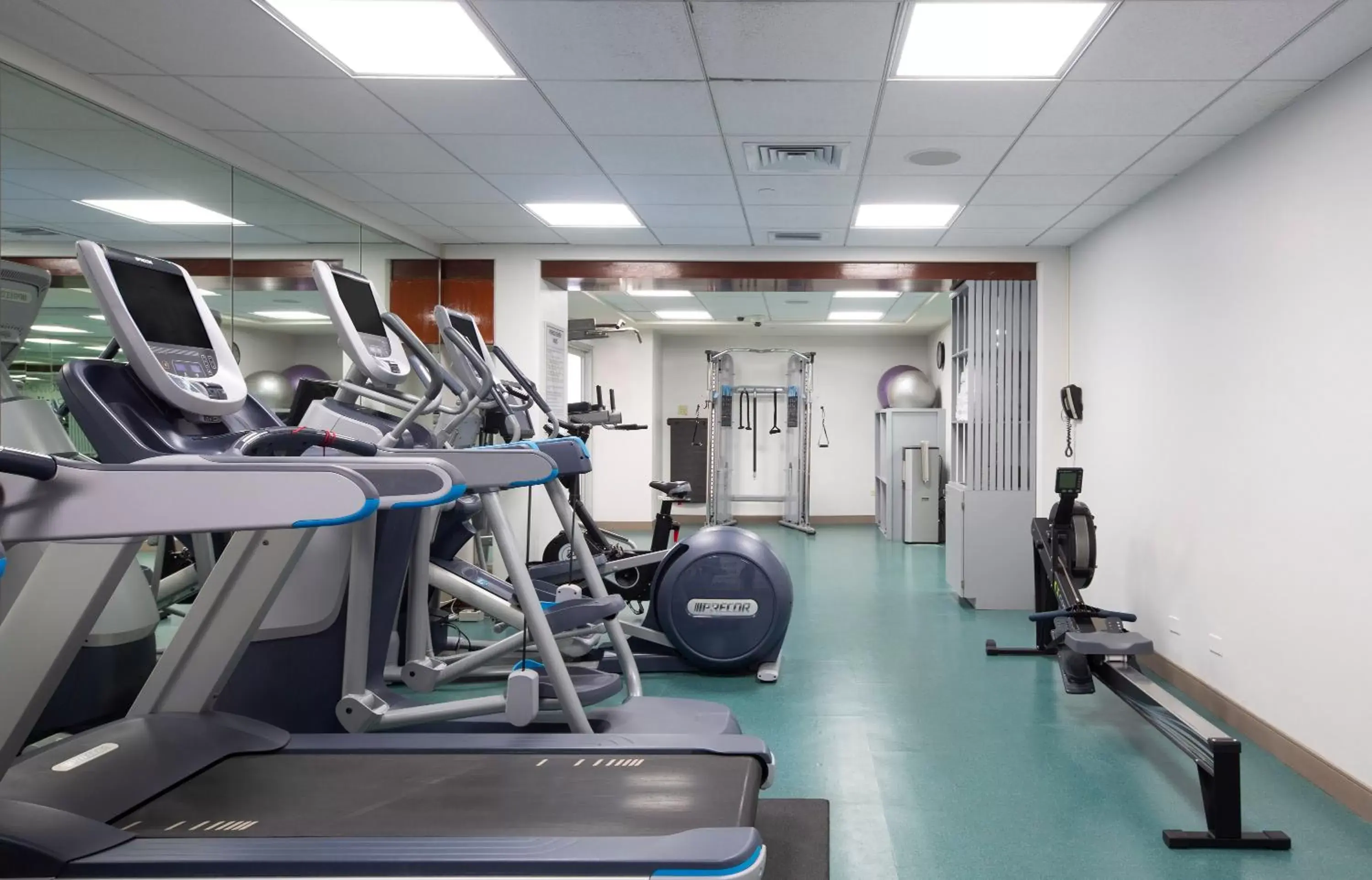 Fitness centre/facilities, Fitness Center/Facilities in The Twin Fin Hotel