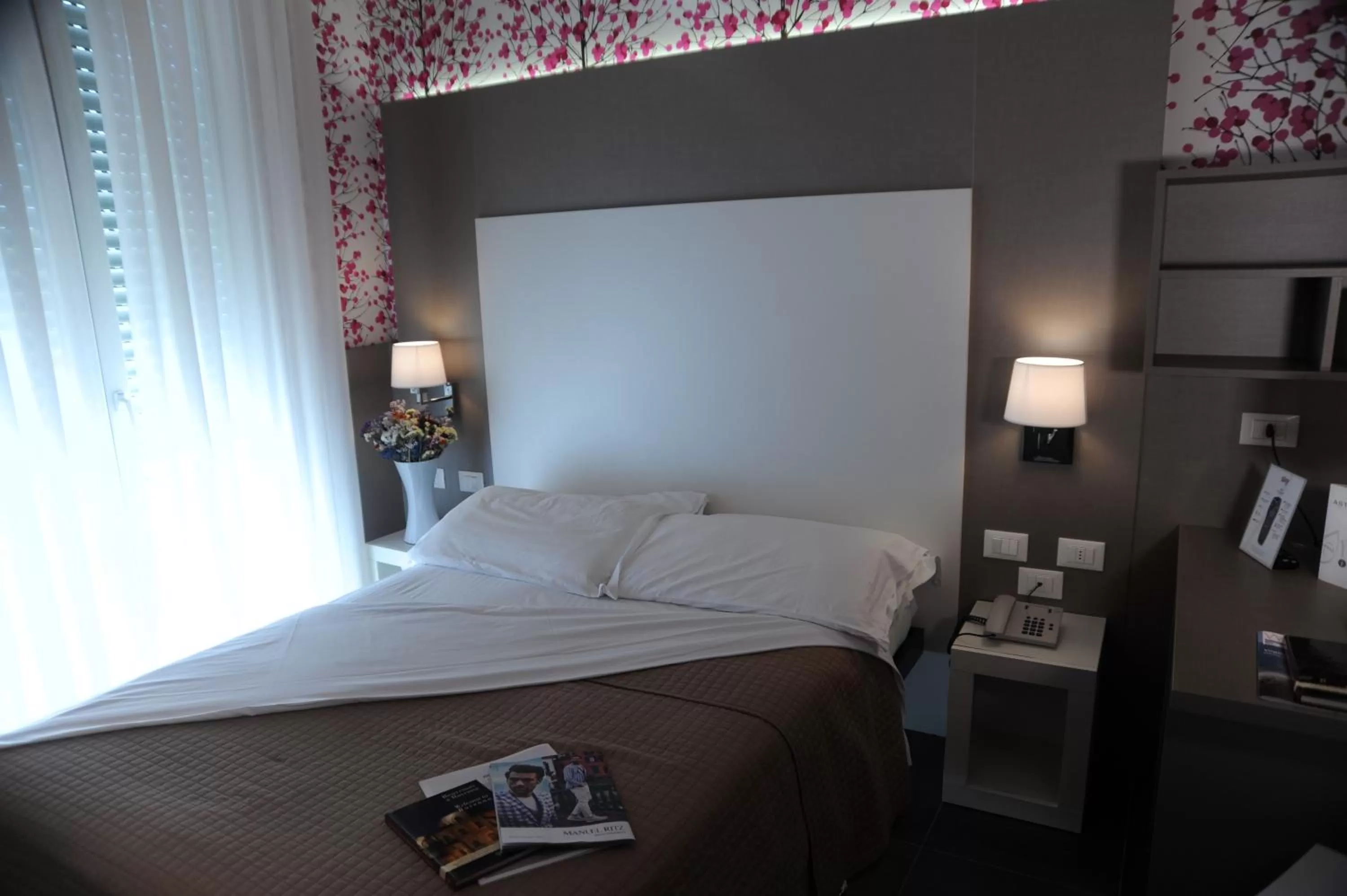 Bedroom, Bed in Hotel Astoria